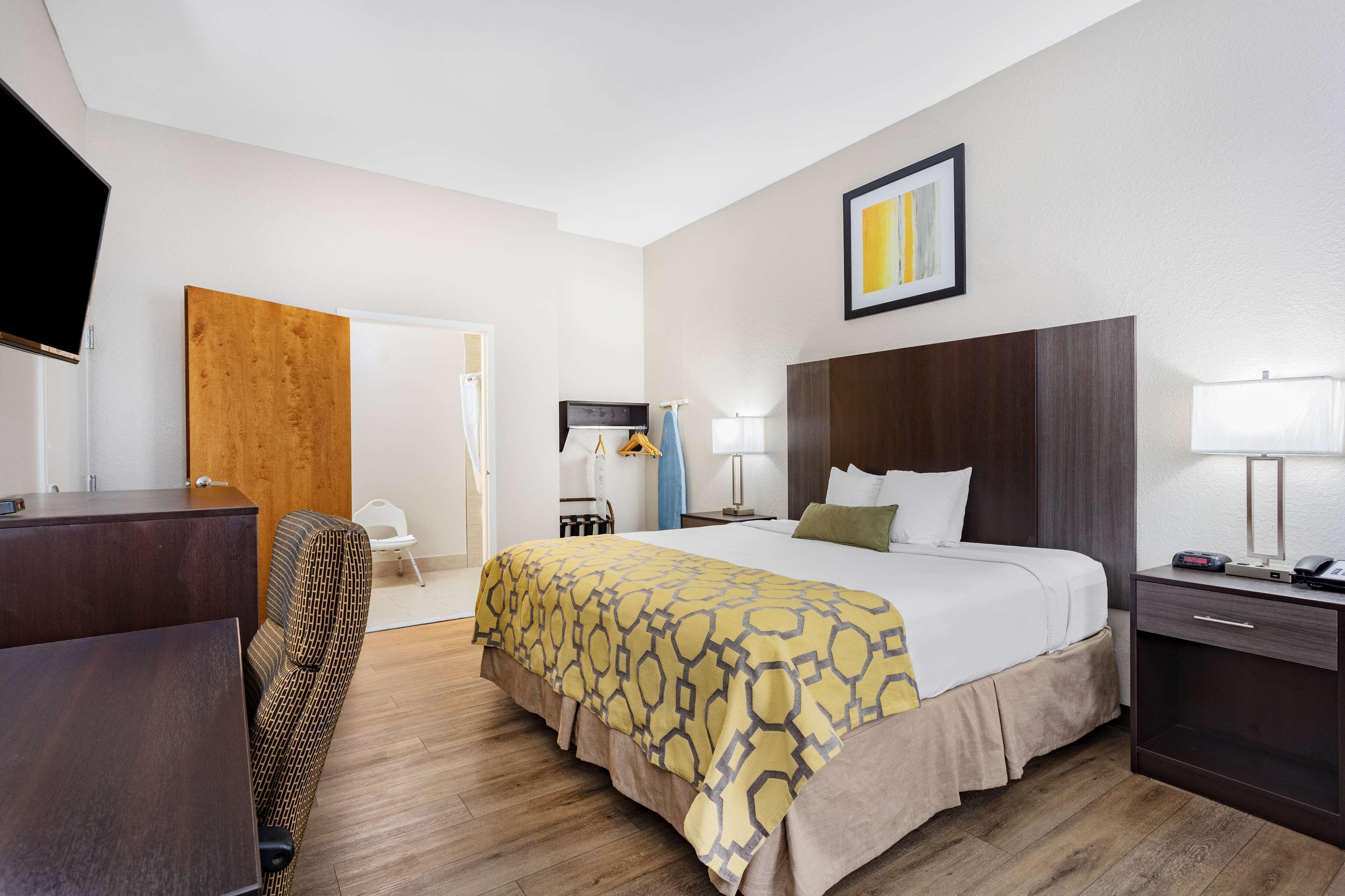 Double King Bed Non Smoking