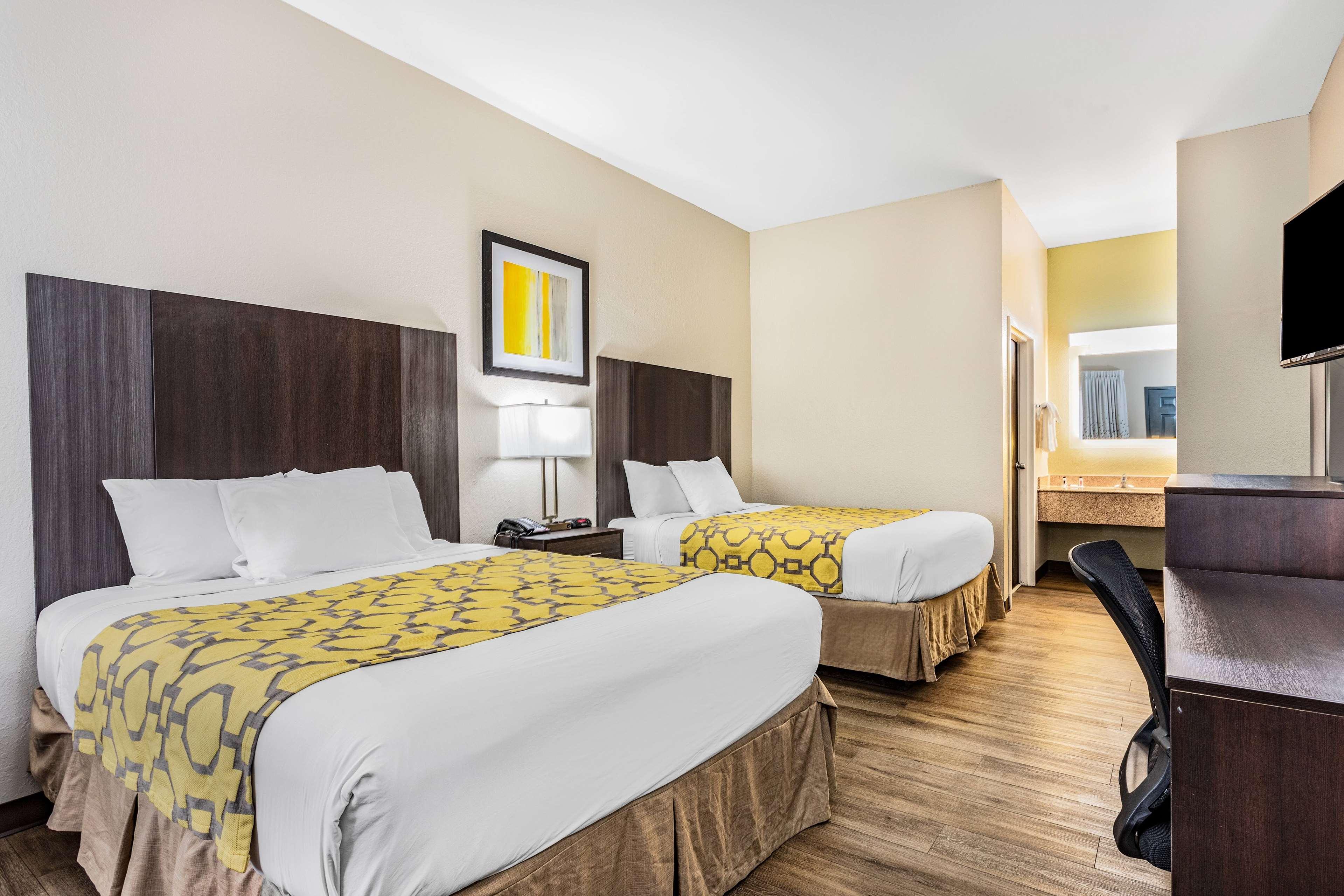 Quadruple Two Queen Beds Non Smoking