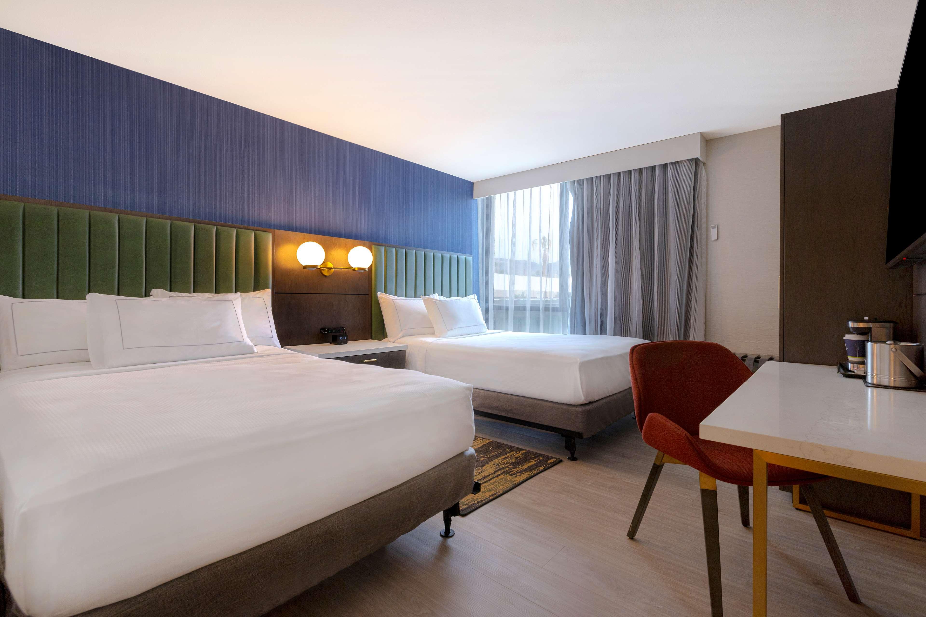 Twin Accessible-two Queen Beds