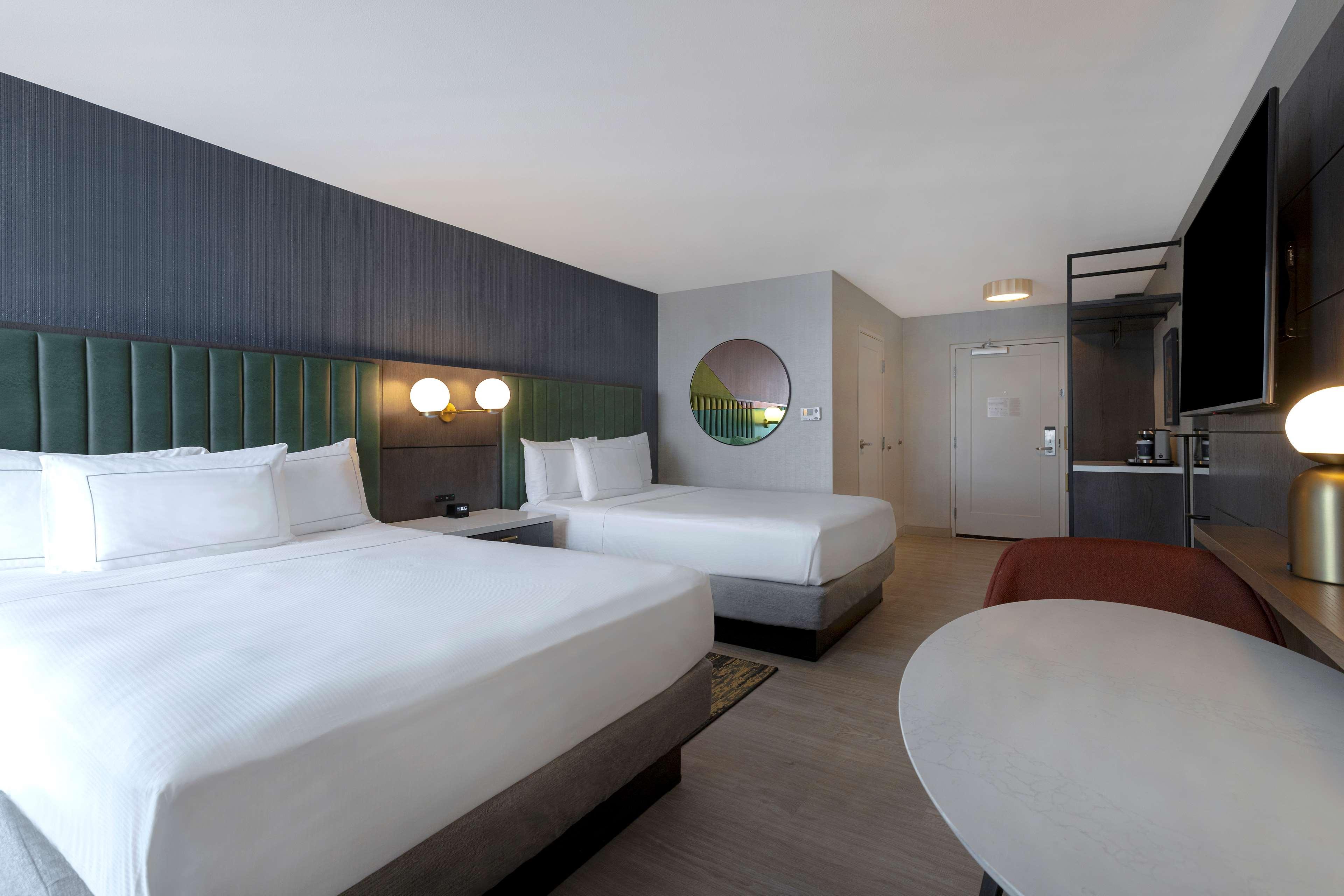 Twin Accessible-two Queen Beds