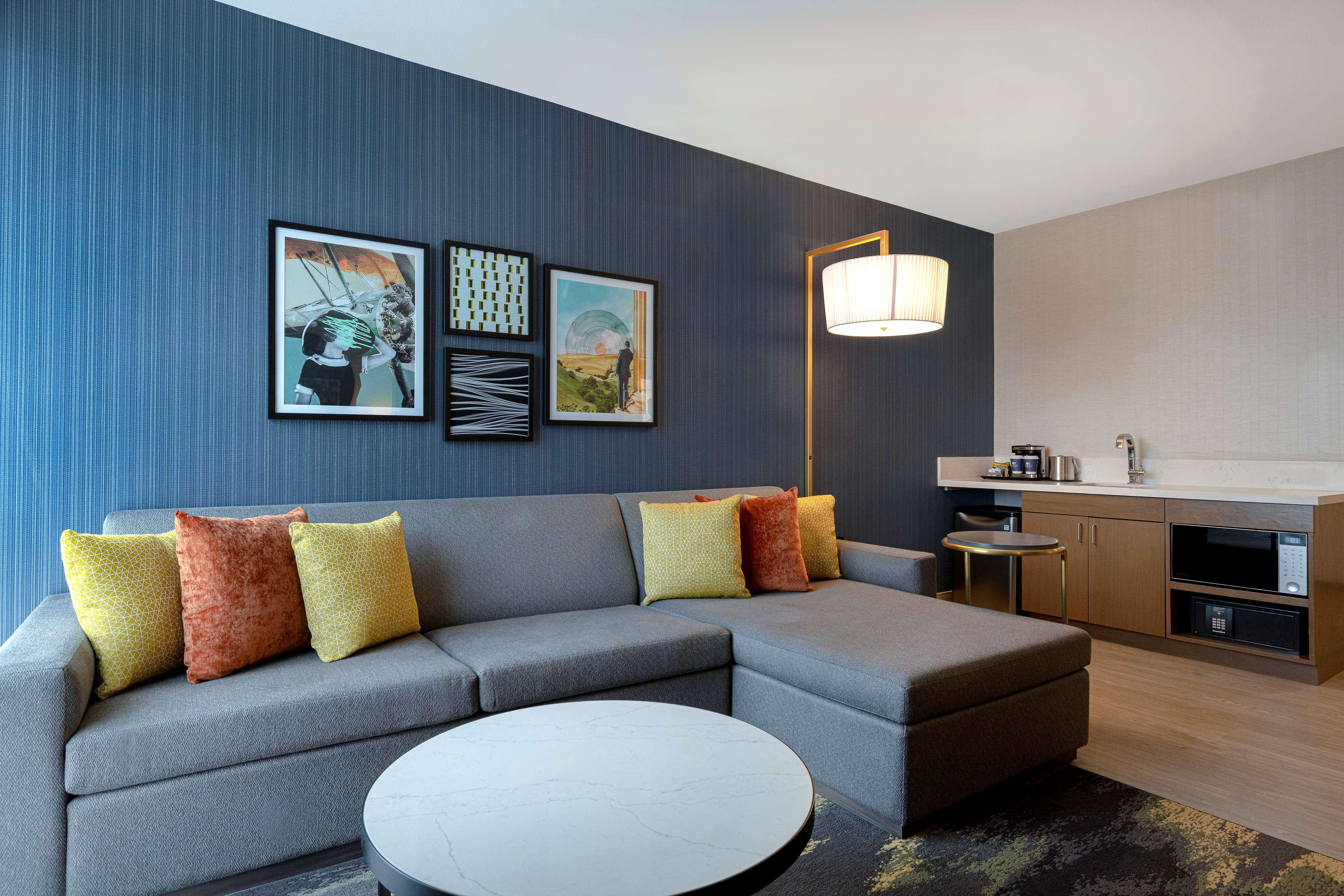 Studio Accessible King Size Bed