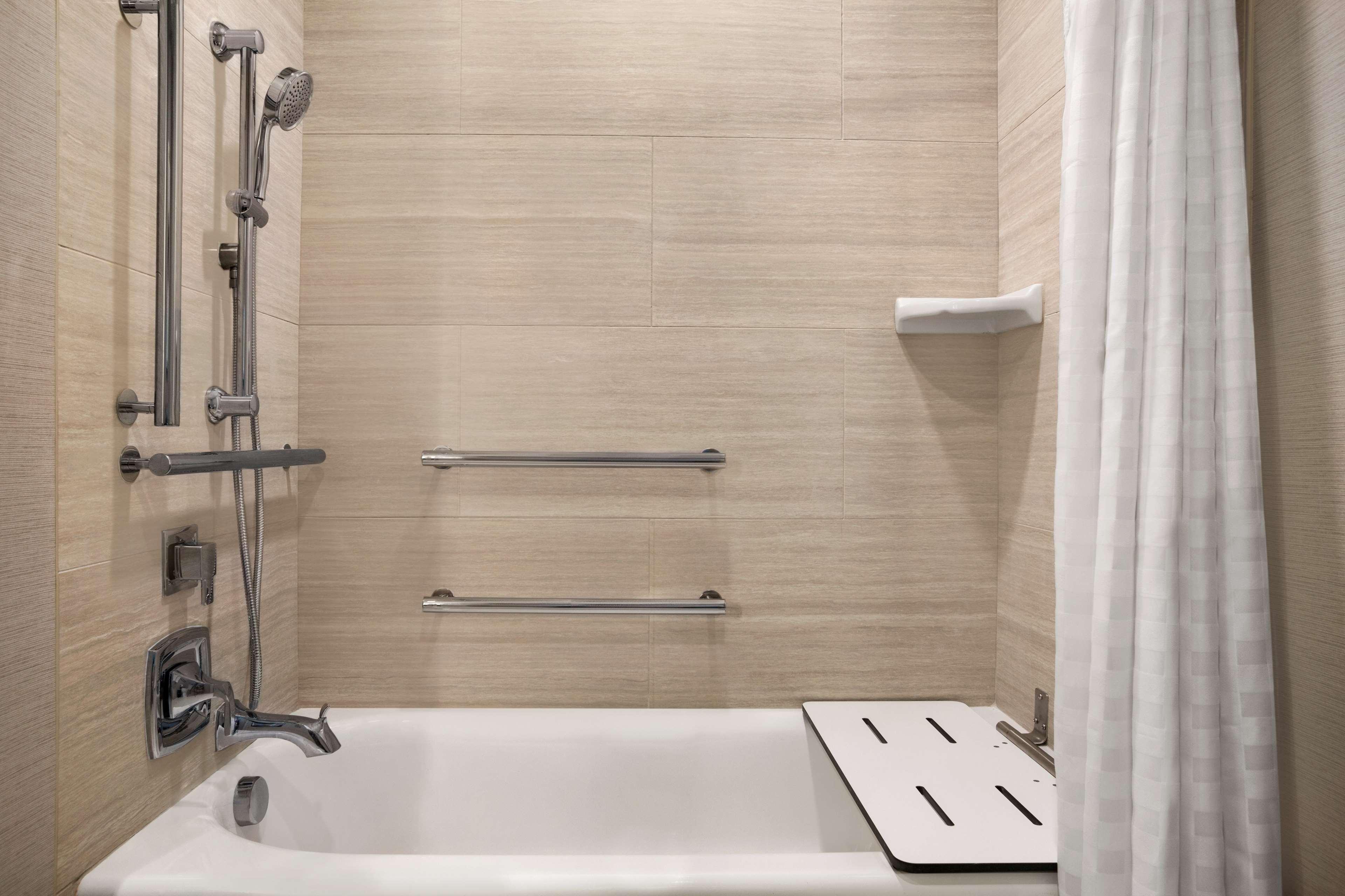 Studio Premium King Bed