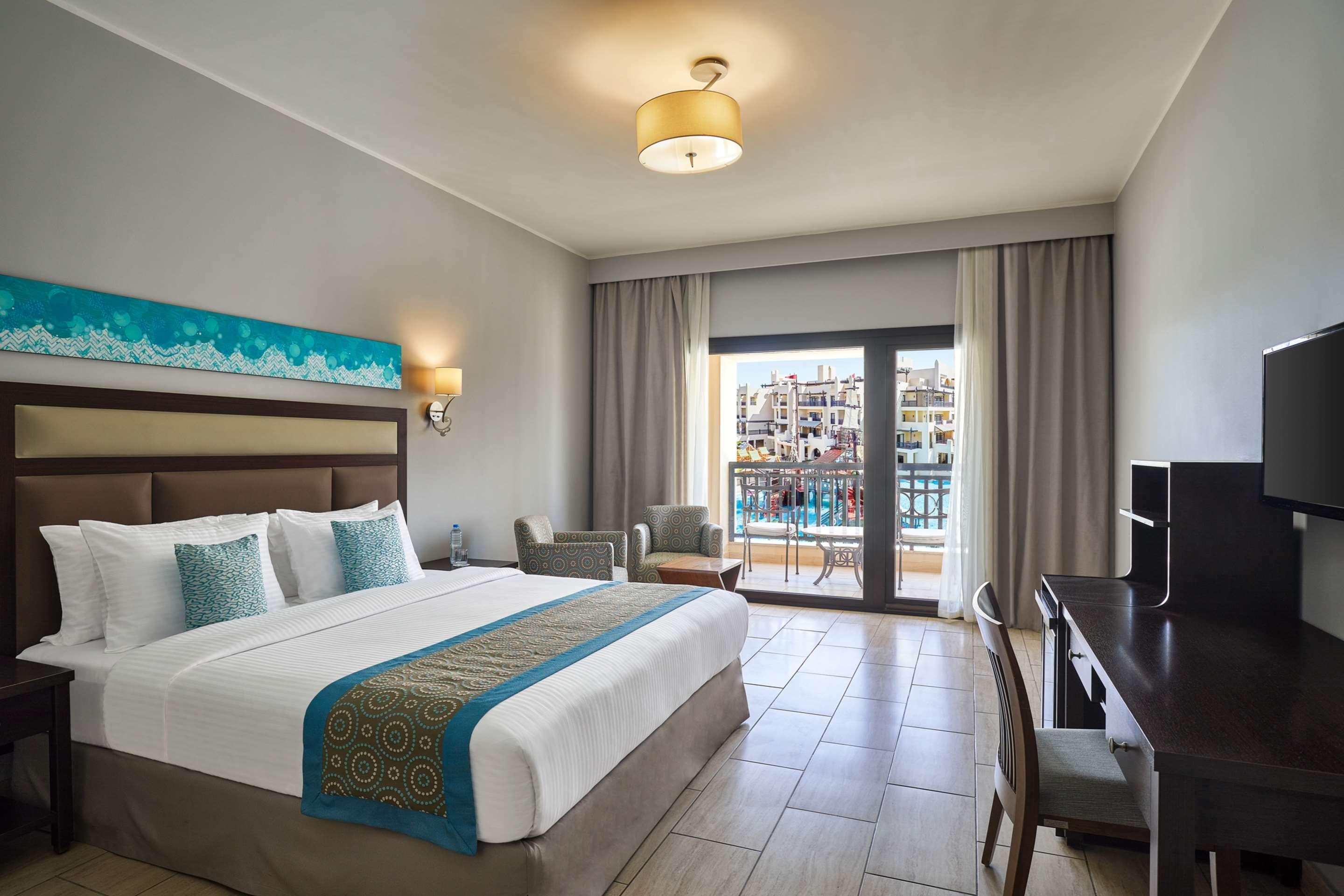 Double Deluxe Pool View