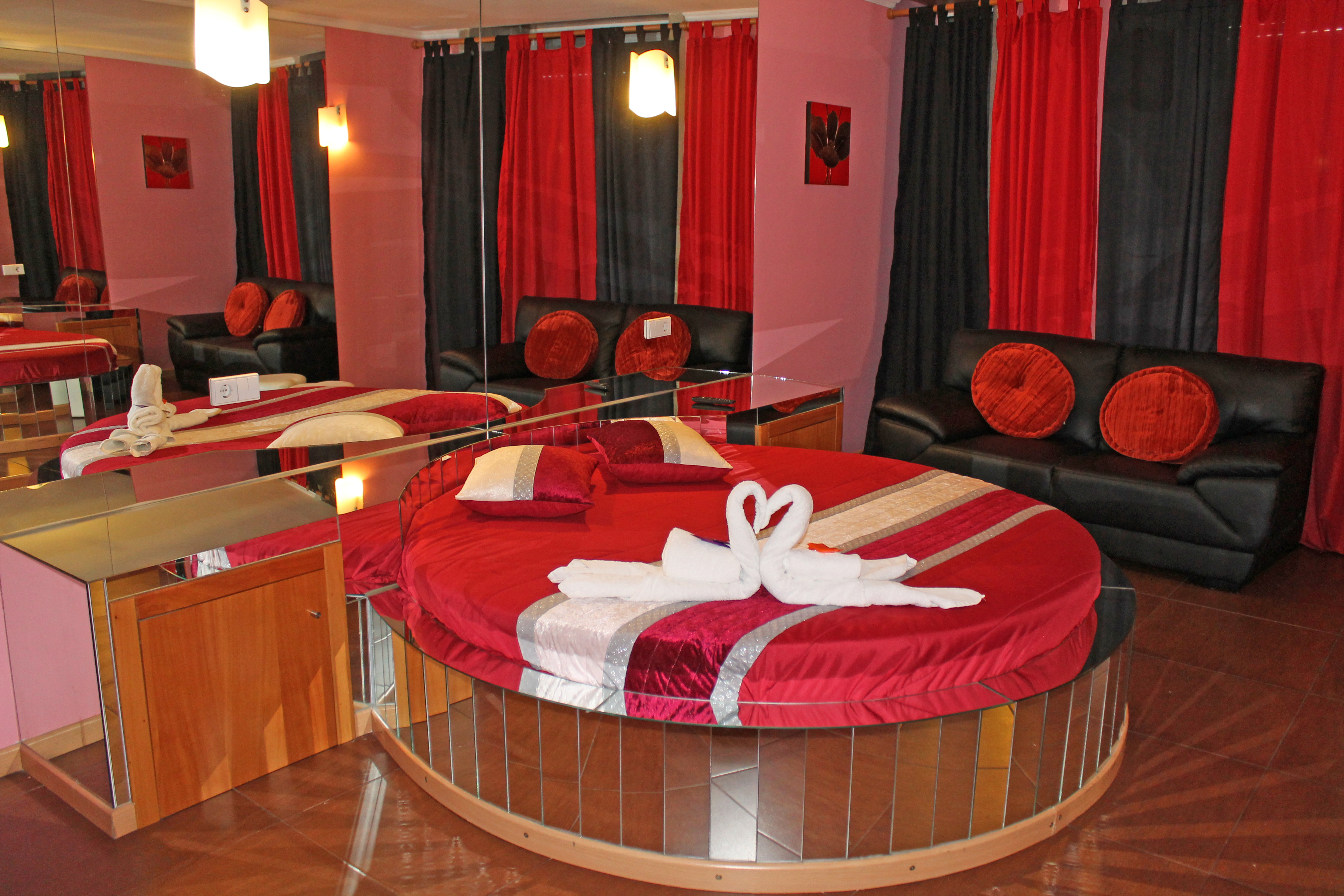 Double Deluxe One Bed