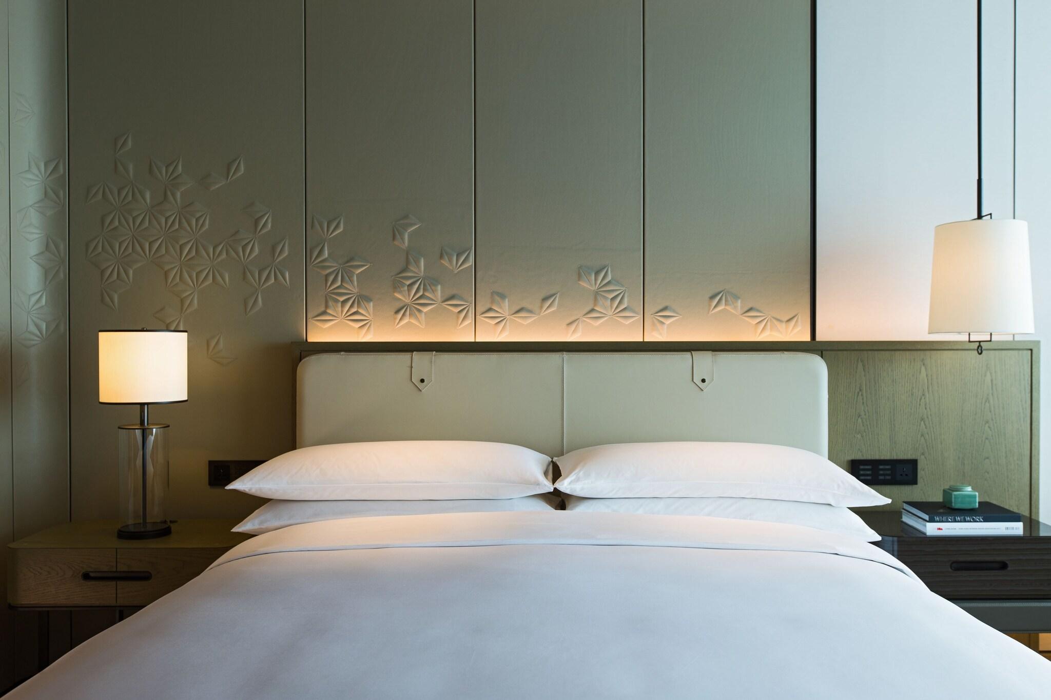 Double City View King Bed