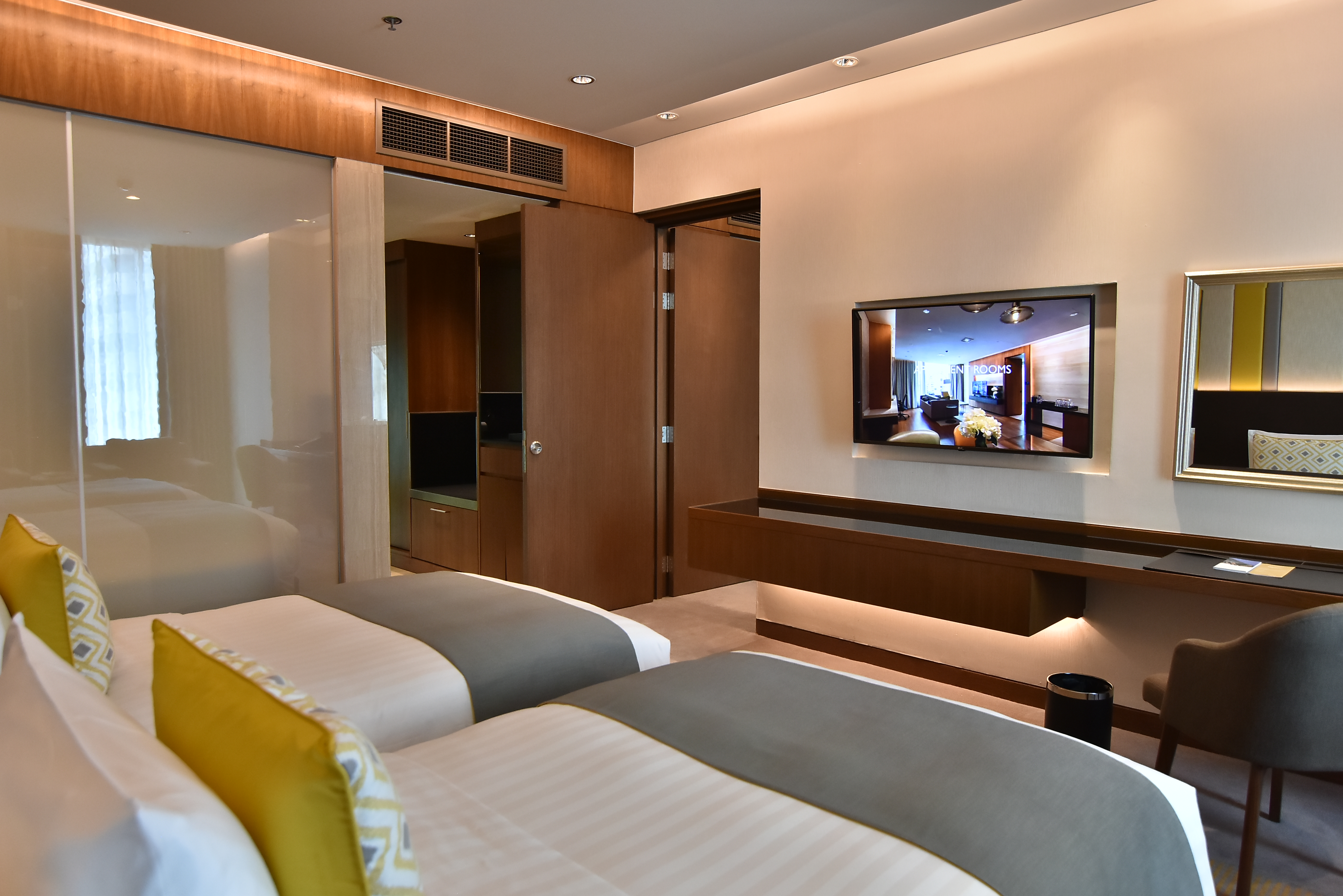 Room Connecting Room