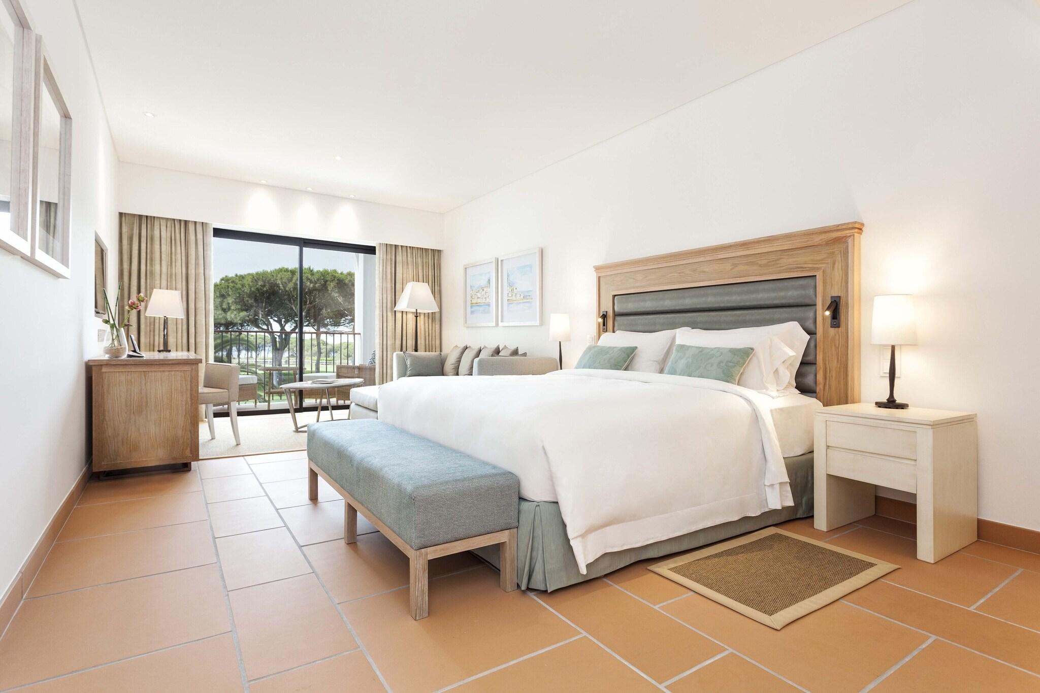 Junior Suite Queen Bed Non Smoking