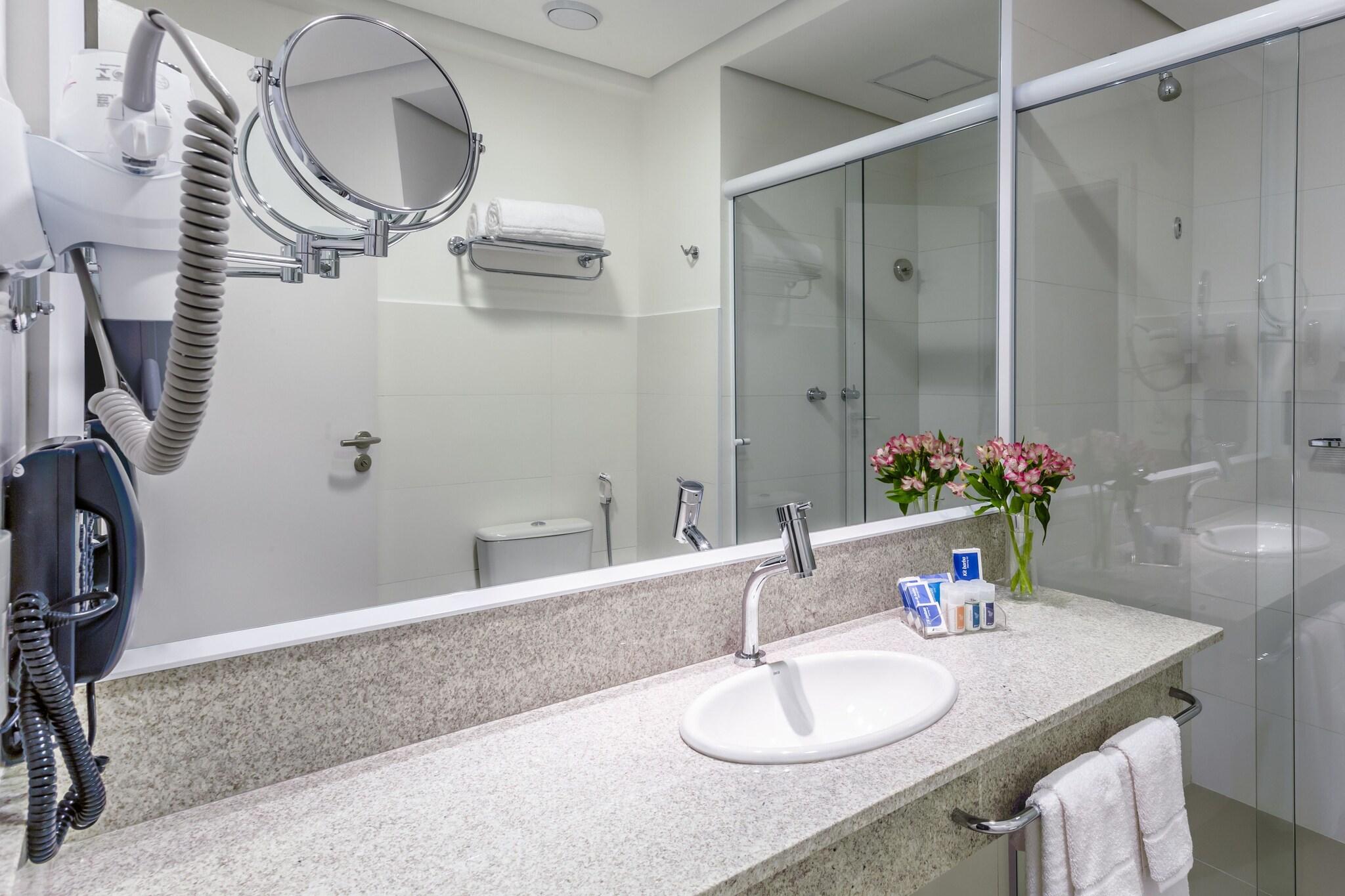 Double Queen Size Bed