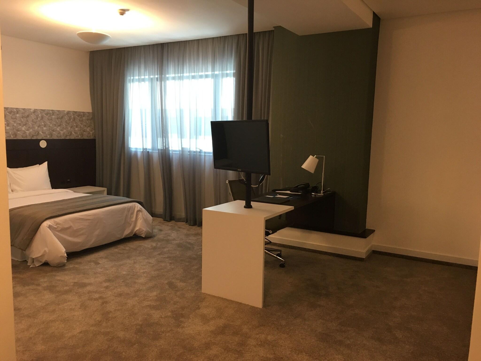 Double Queen Size Bed