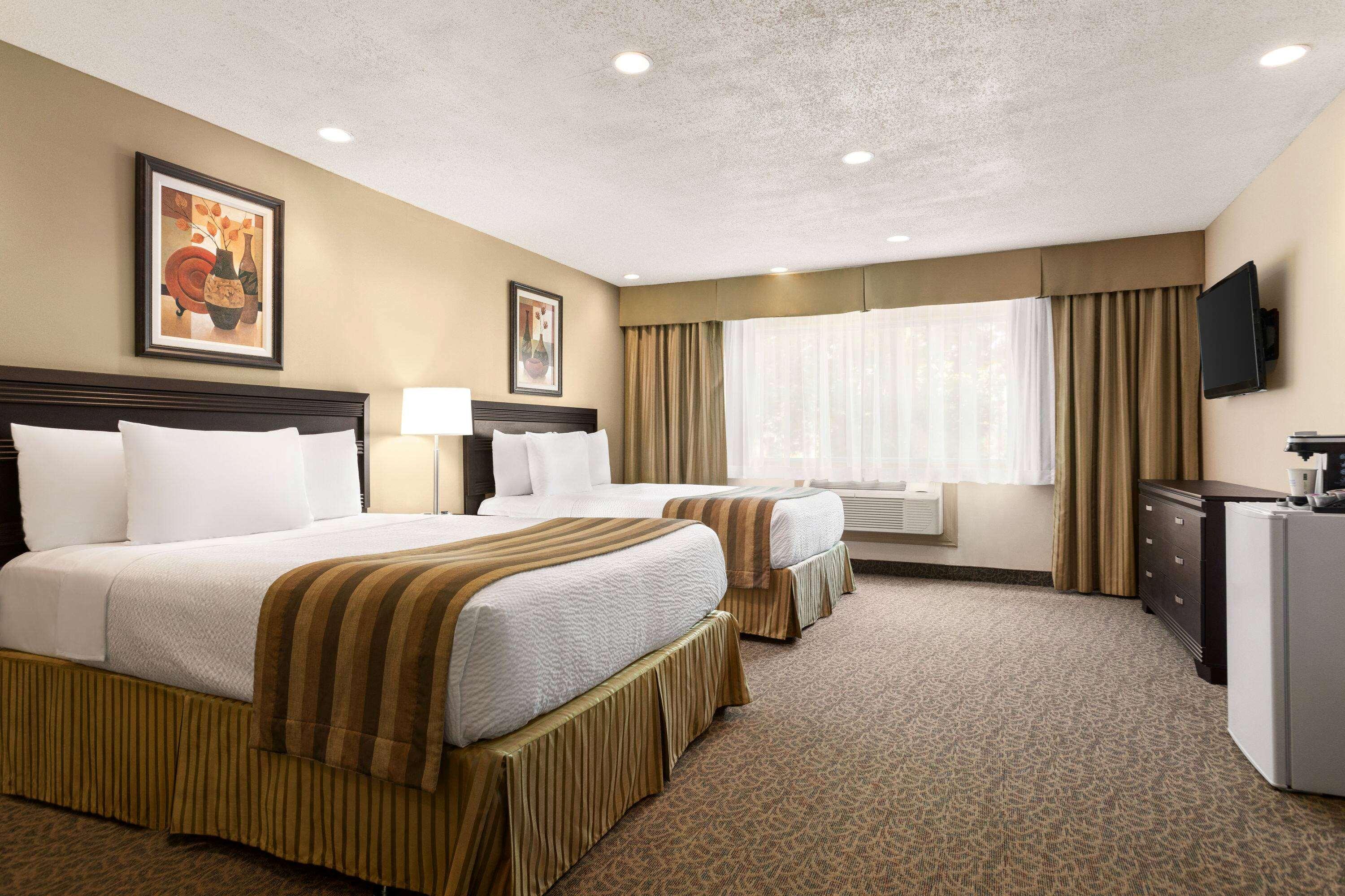 Suite Two Queen Beds