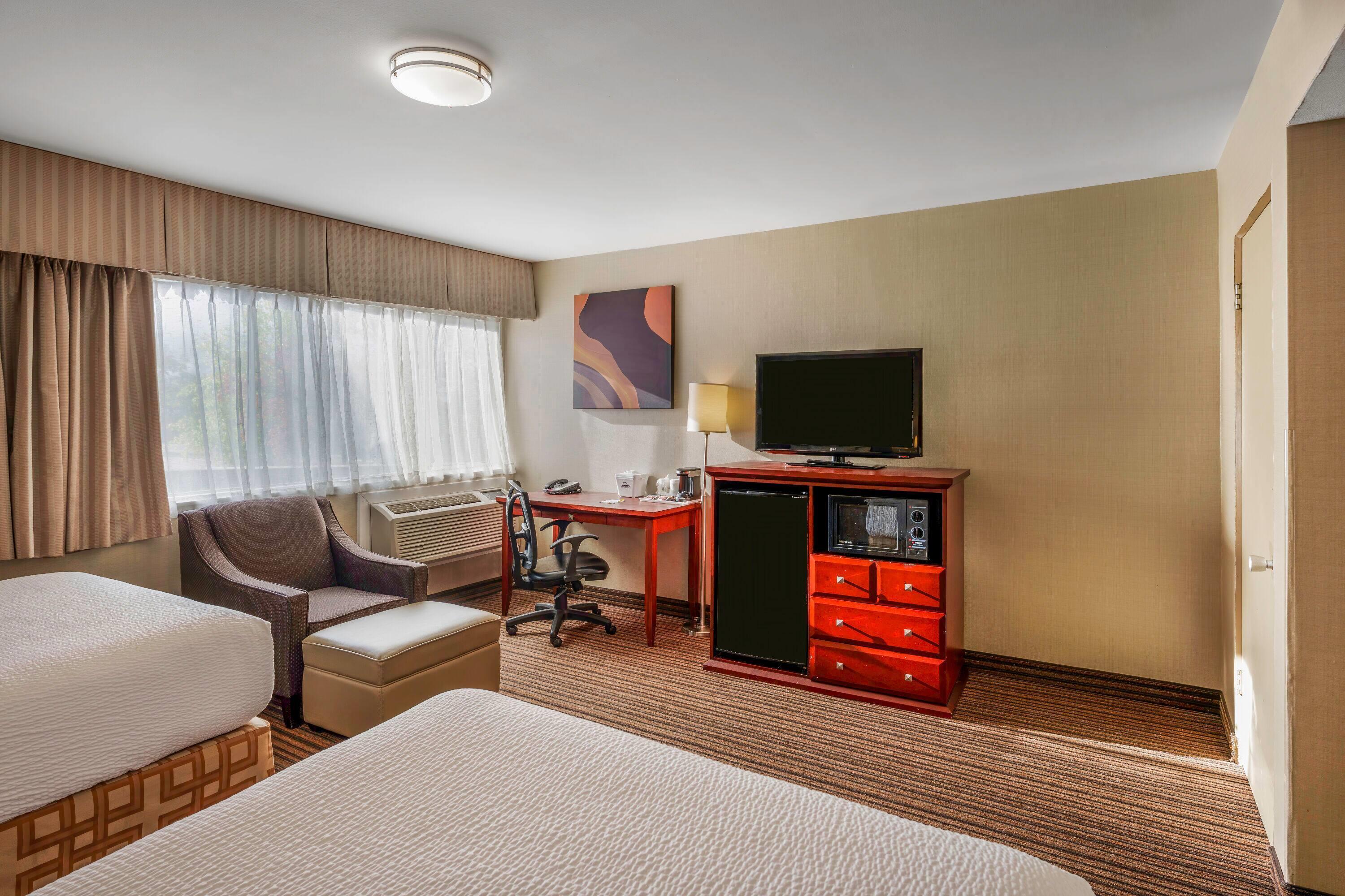 Quadruple Two Double Beds