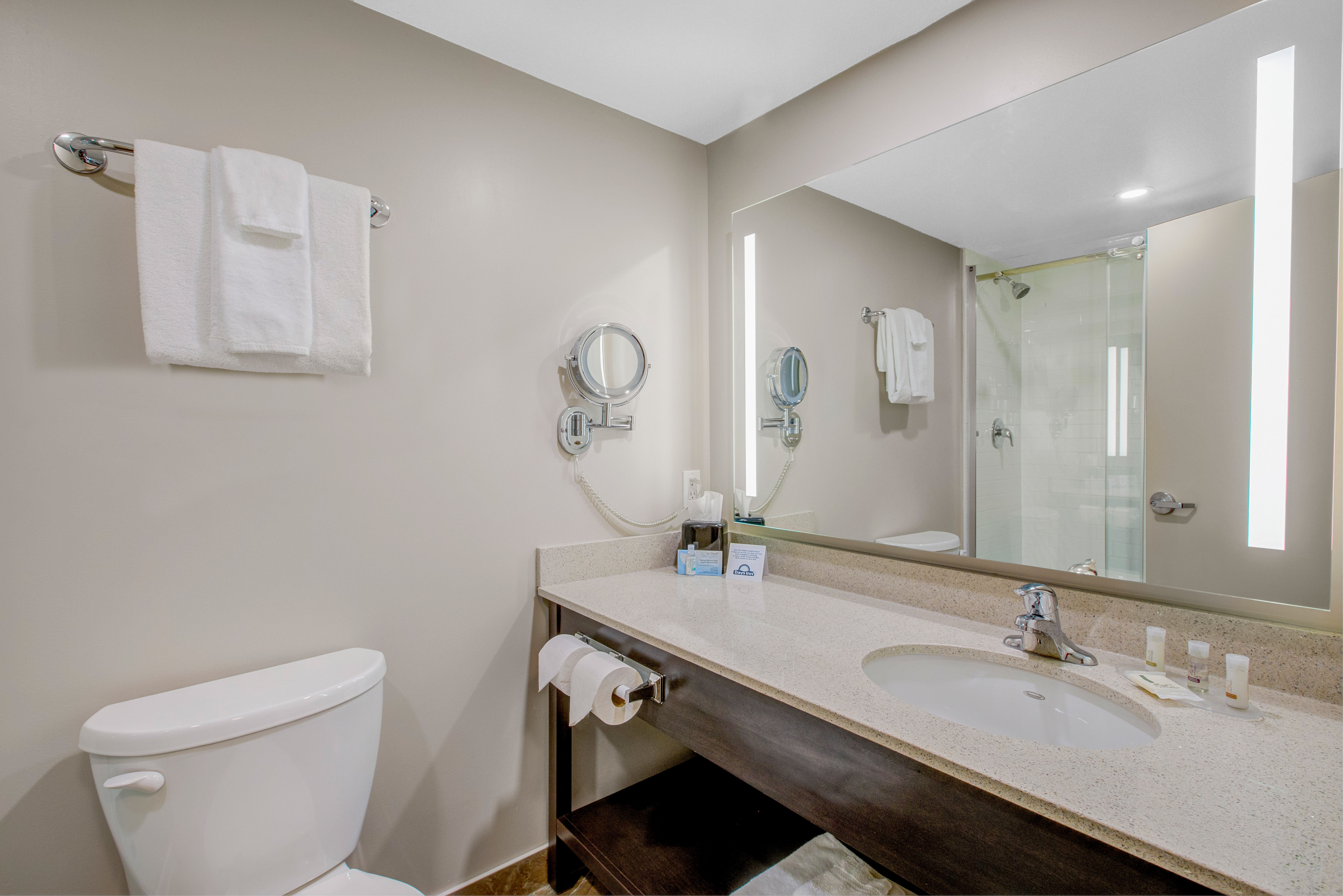 Double King Bed Non Smoking