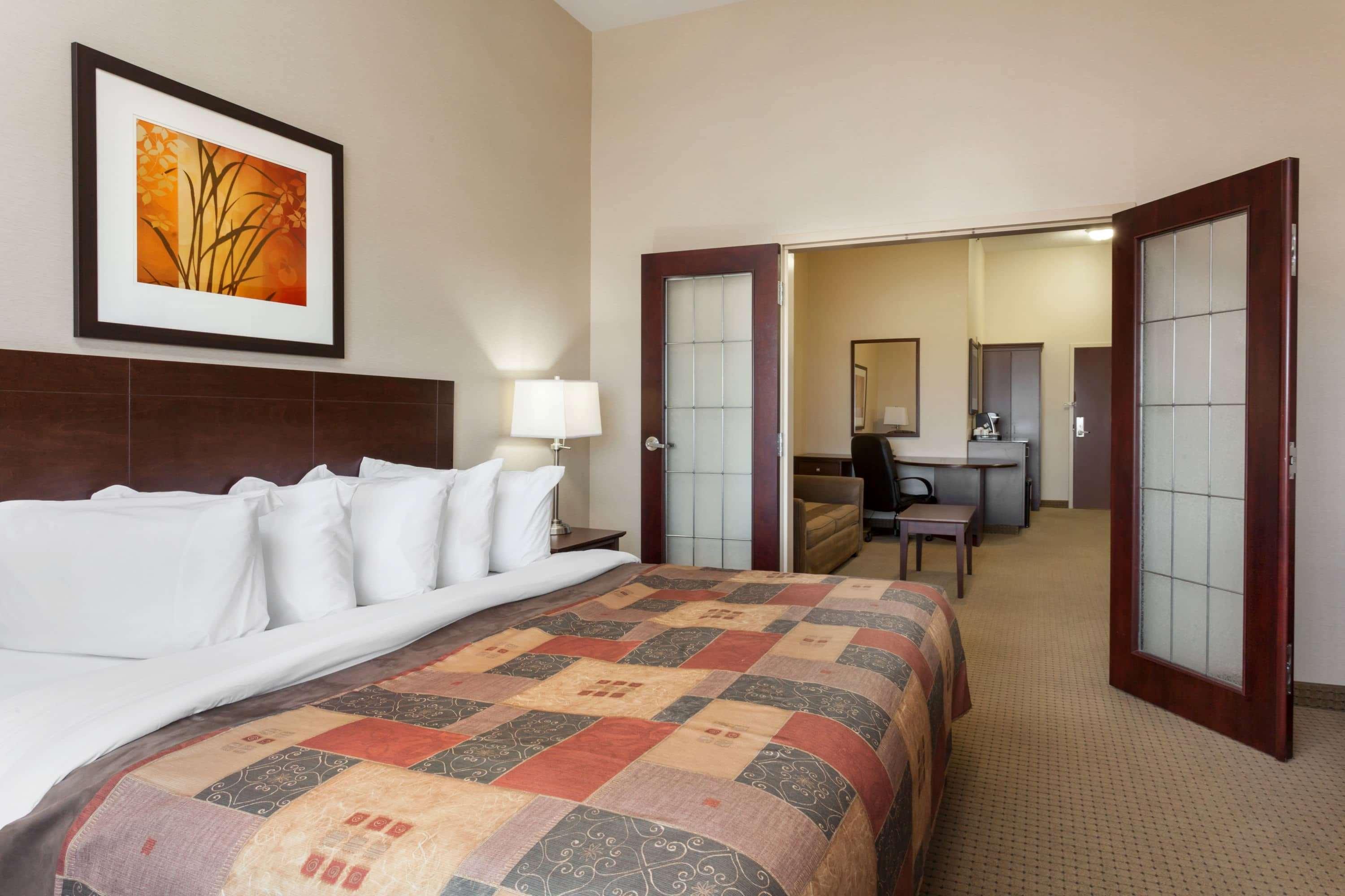 Suite Queen Size Bed