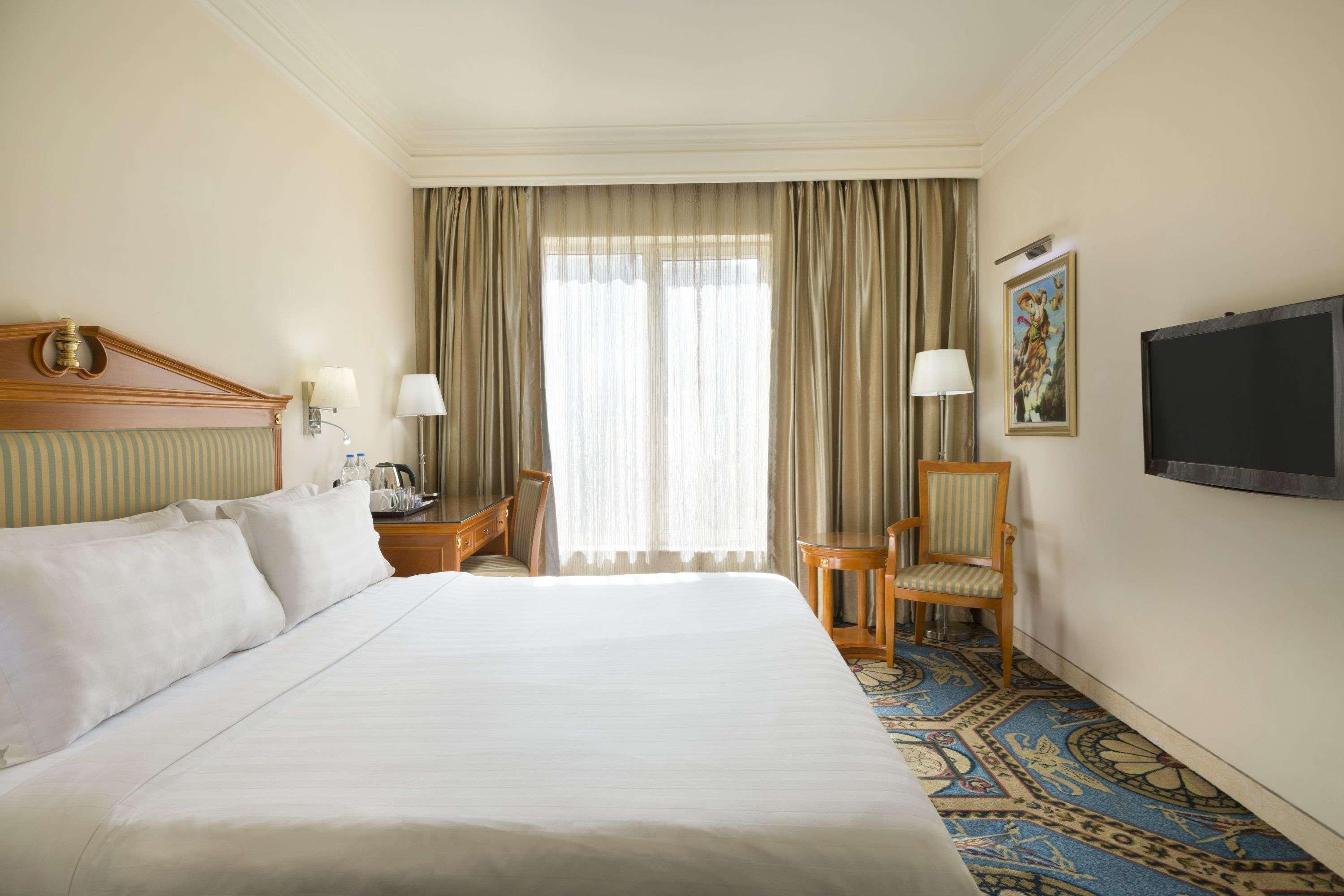 Family Room Deluxe King Bed