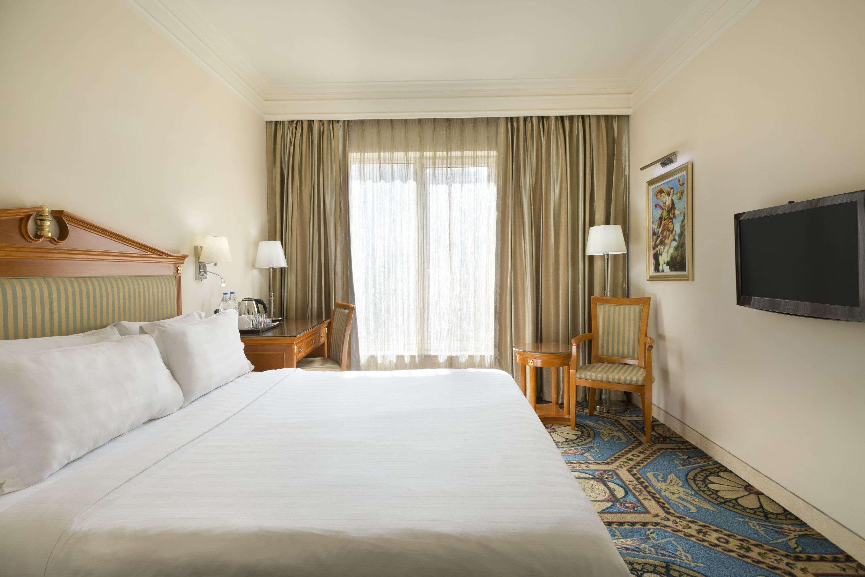 Family Room Deluxe King Bed