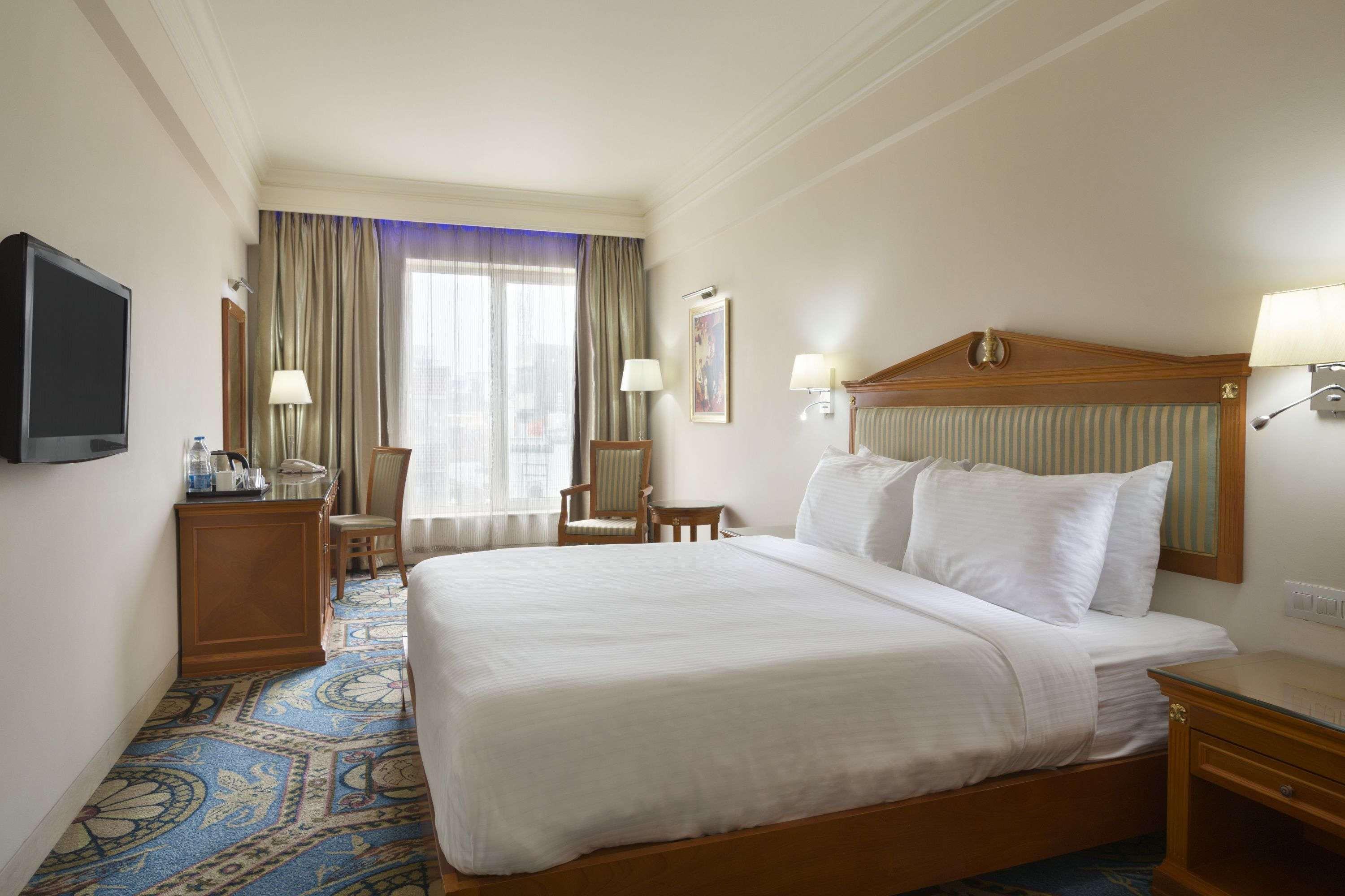 Double King Bed Non Smoking