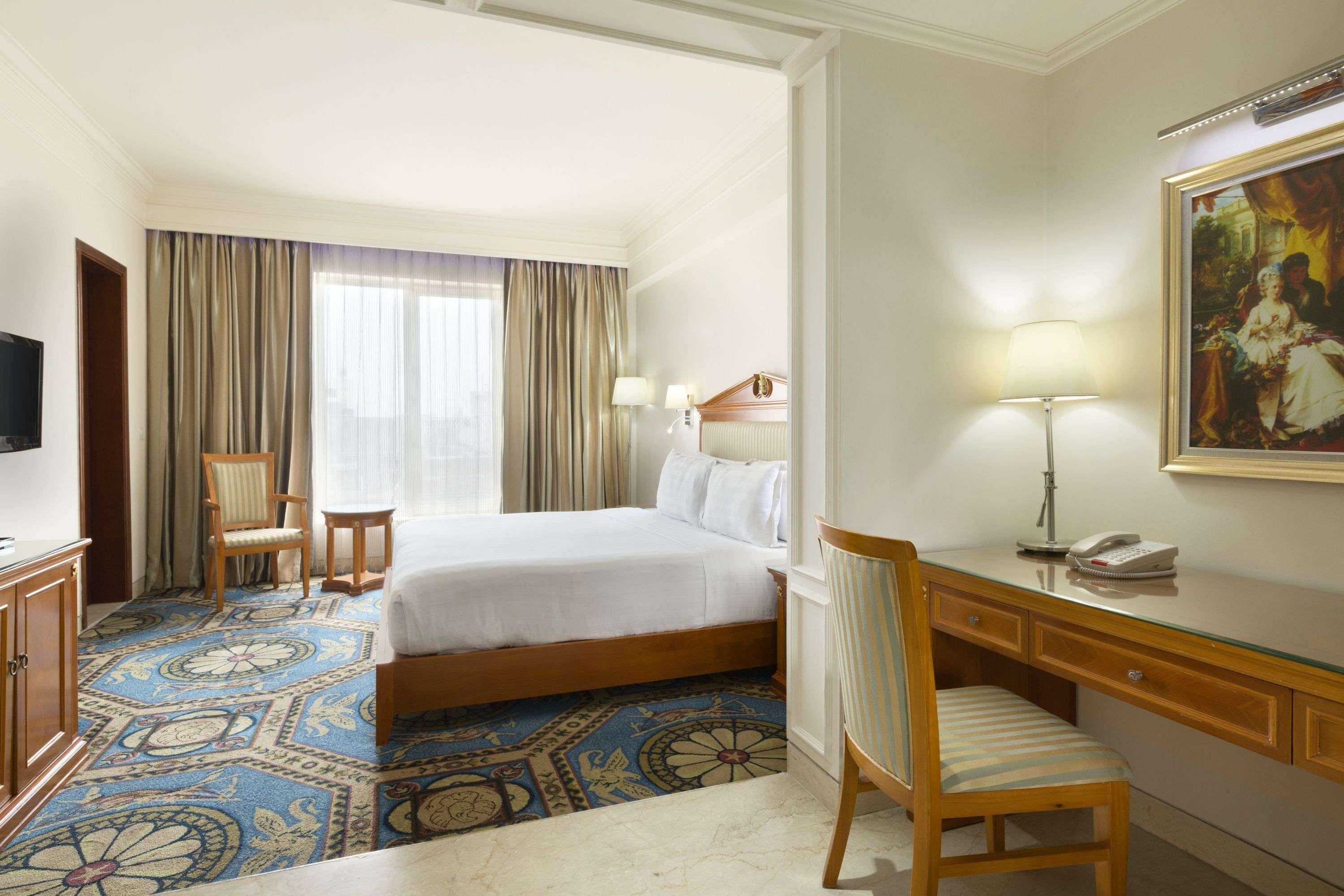 Double Deluxe King Bed