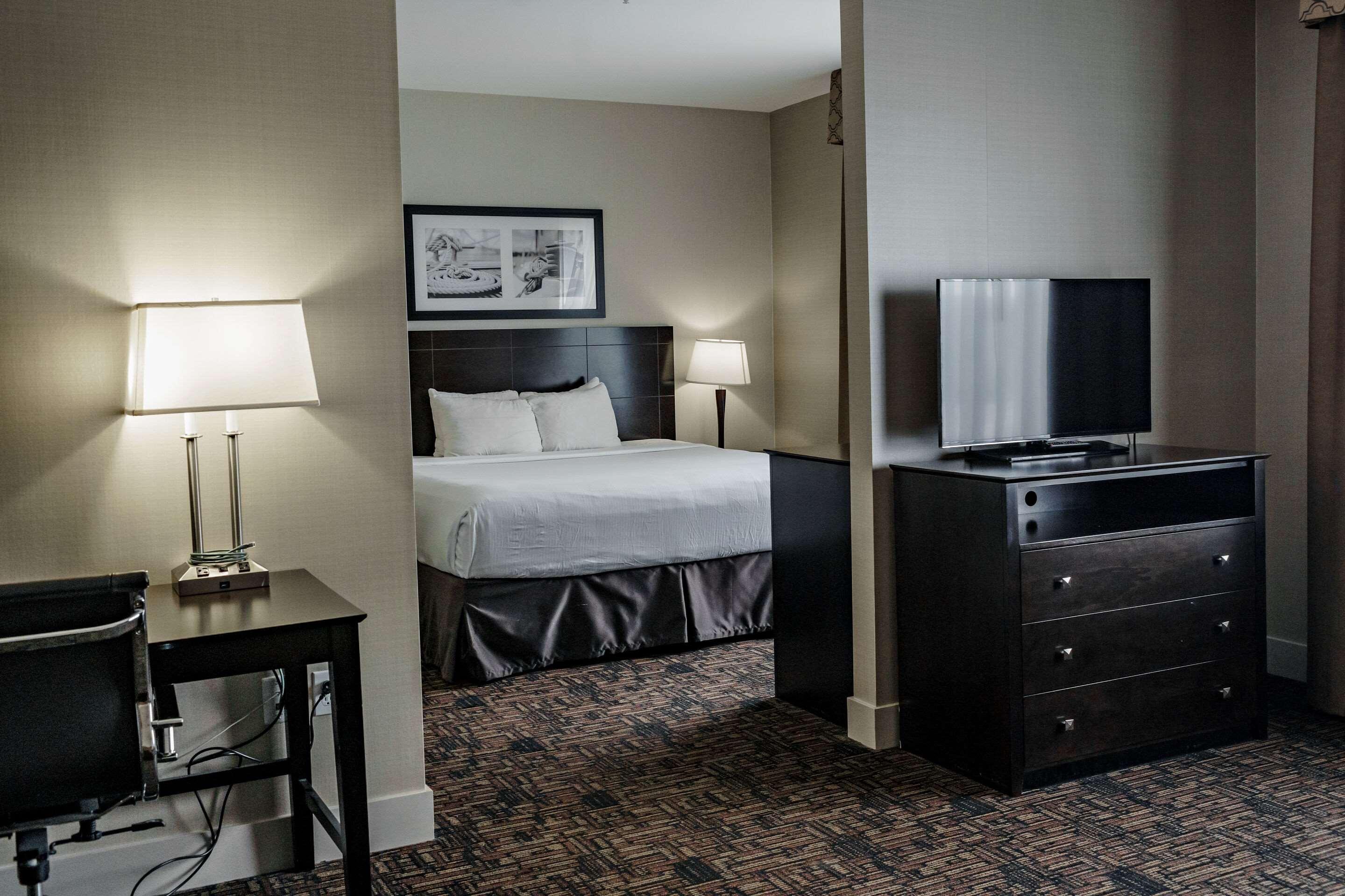 Studio King Size Bed