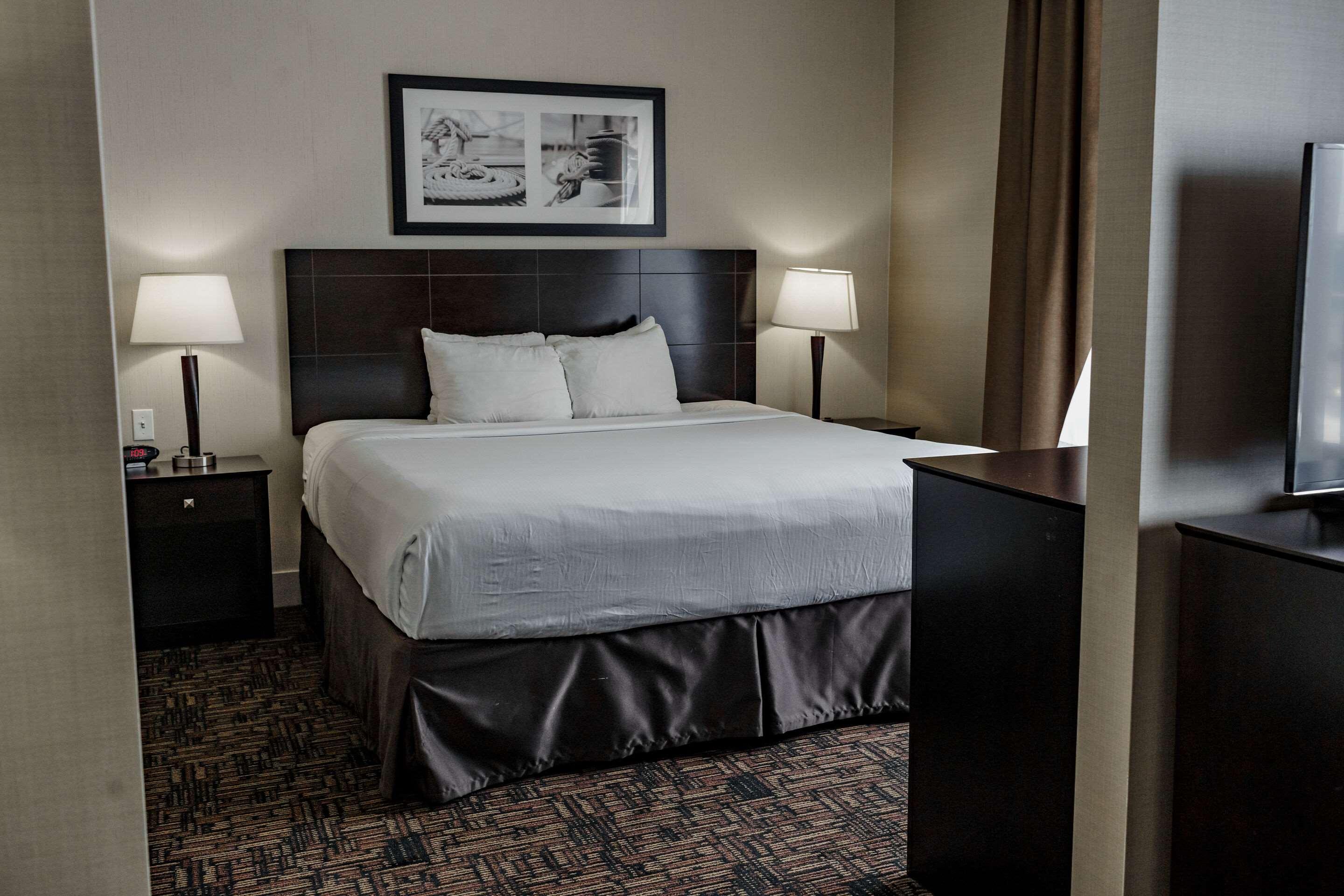 Studio King Size Bed