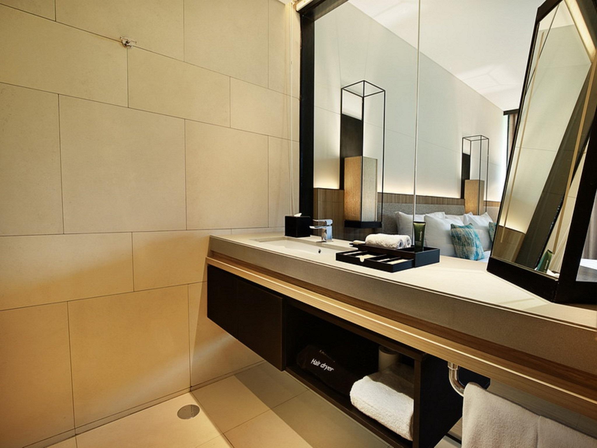 Twin Deluxe Executive