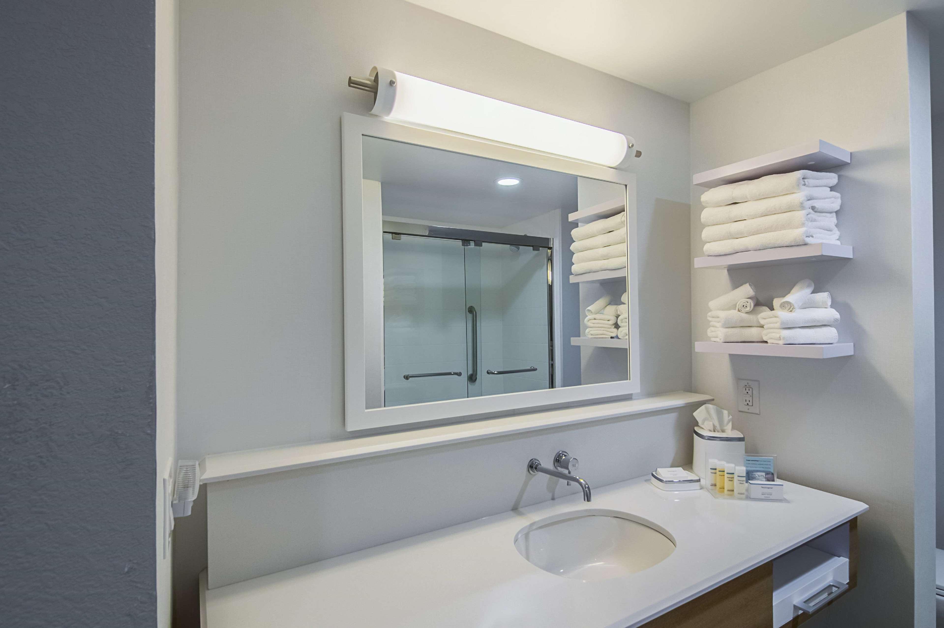 Twin Accessible-two Queen Beds