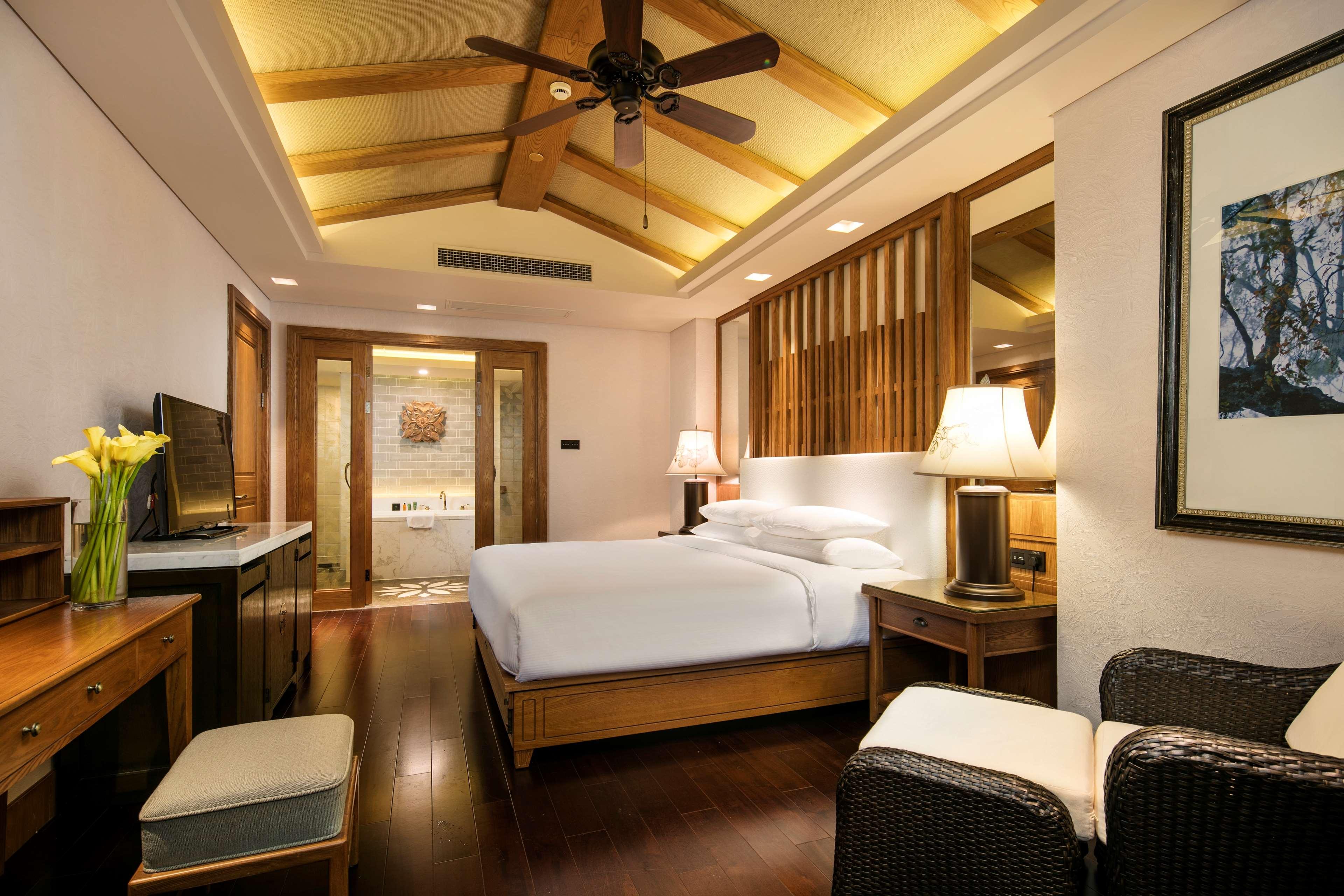 Double Executive King Bed