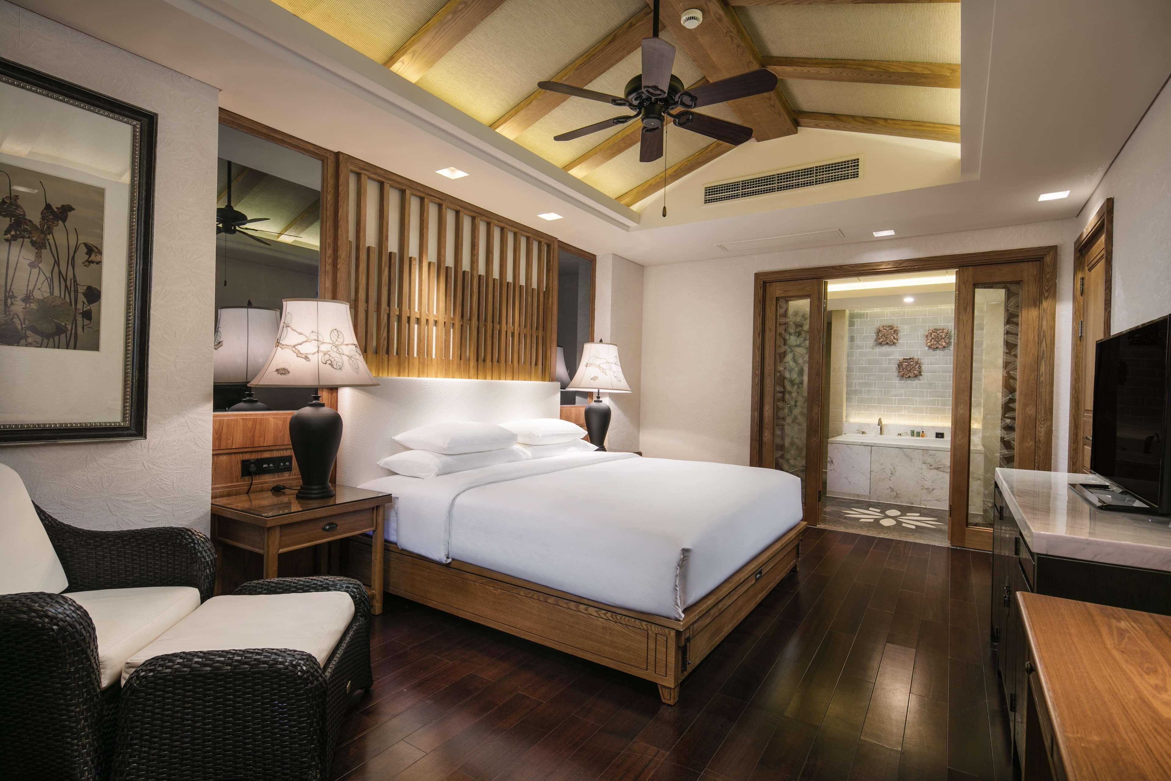 Suite King Bed One Bedroom 