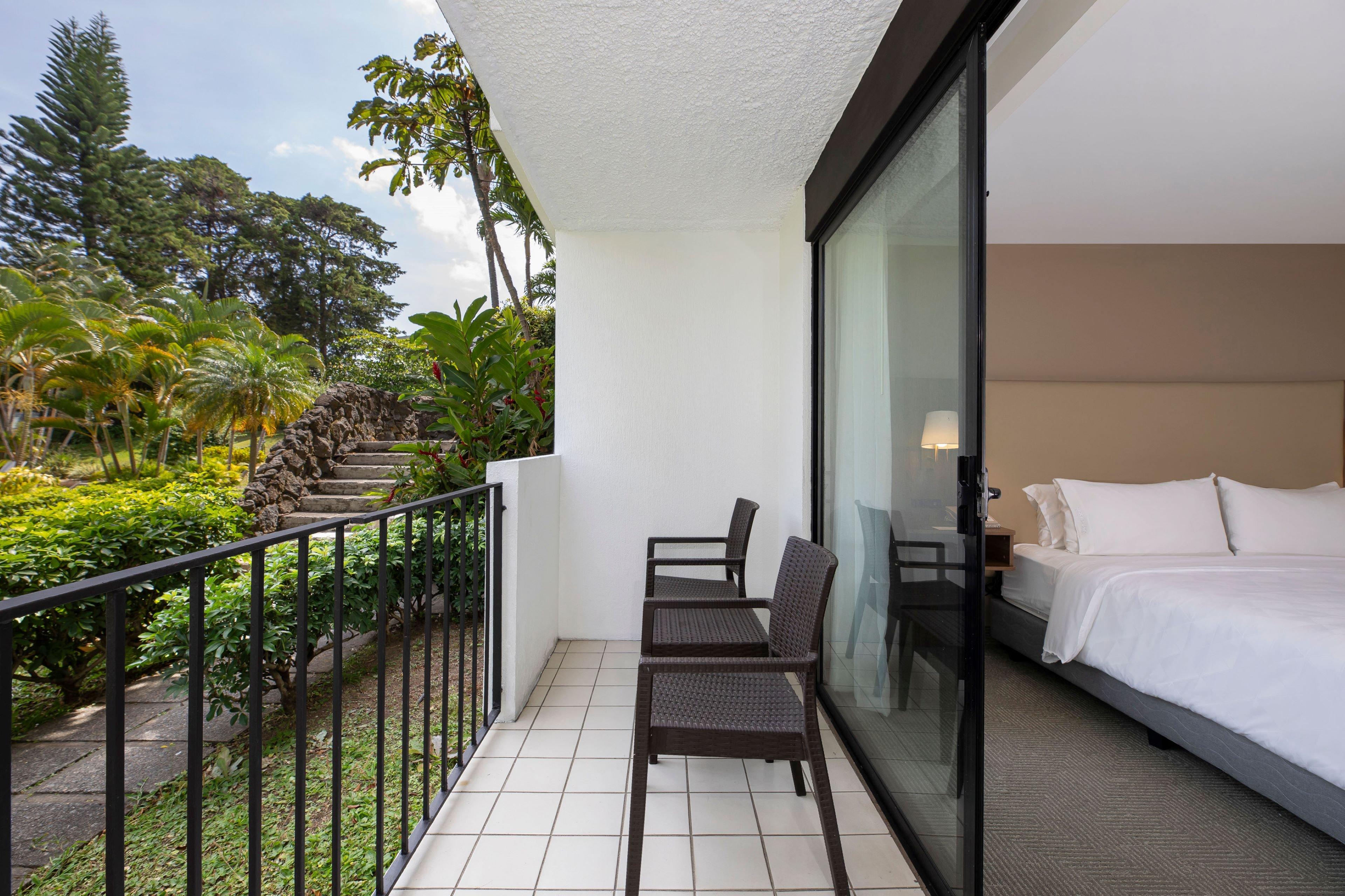 Double Garden View King Bed