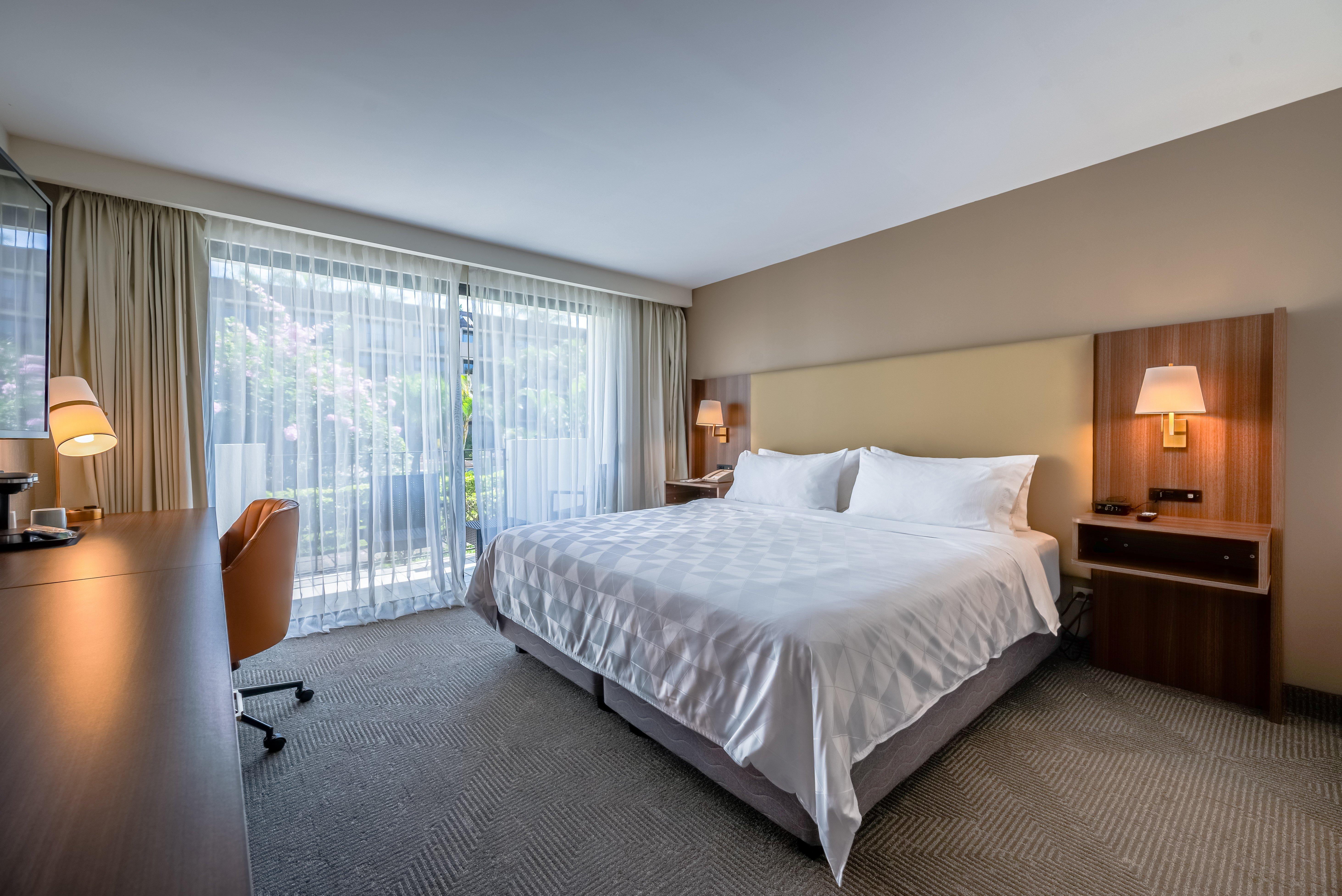 Double Garden View King Bed