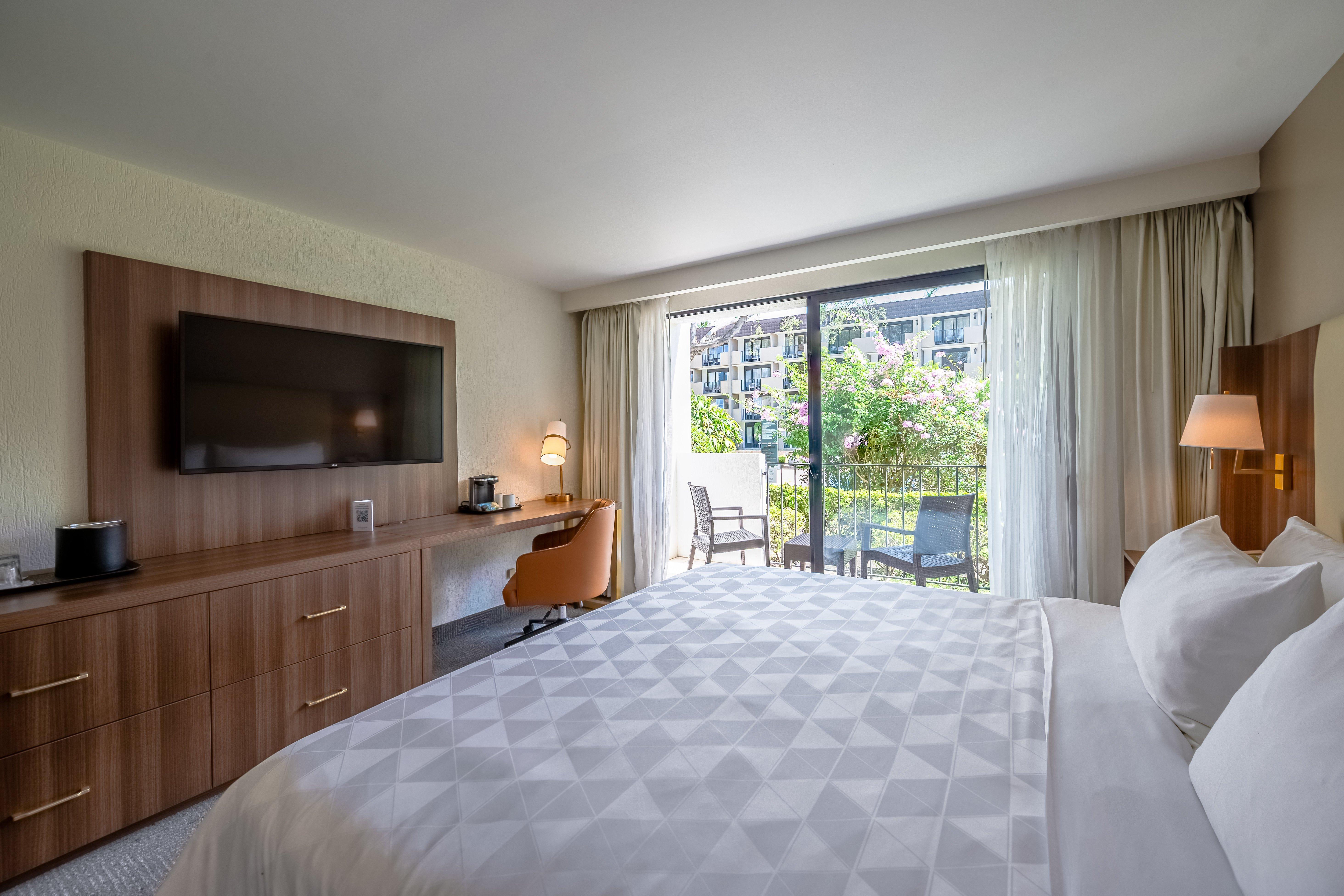 Double Garden View King Bed