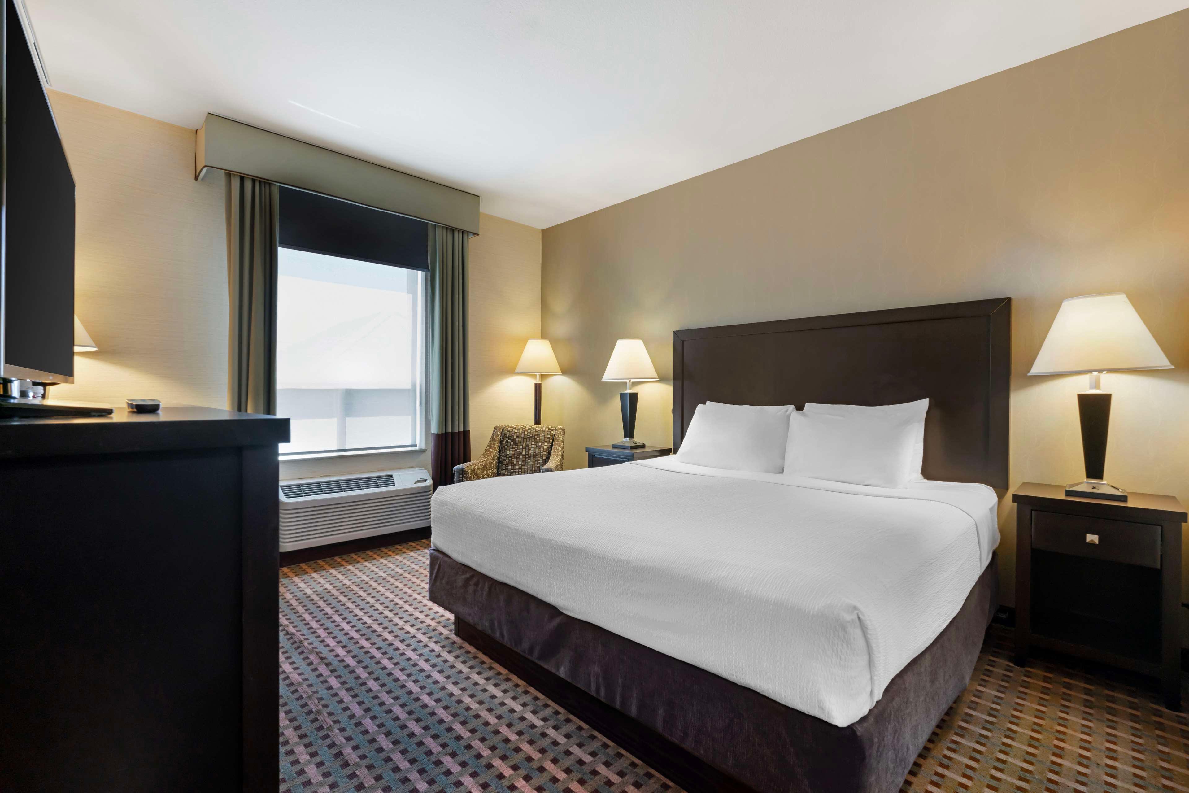 Double King Bed Non Smoking