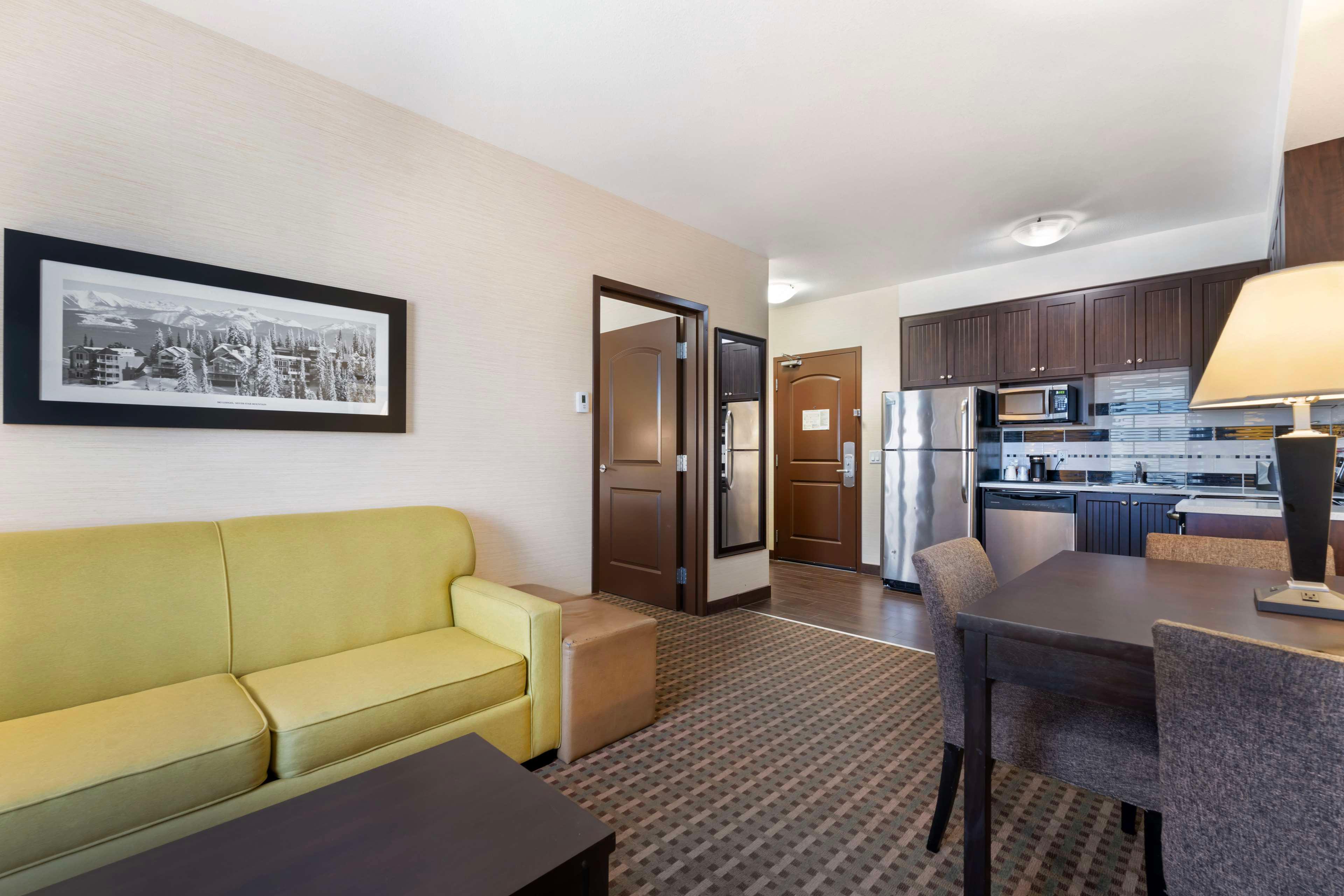 Suite Two Queen Beds Non Smoking