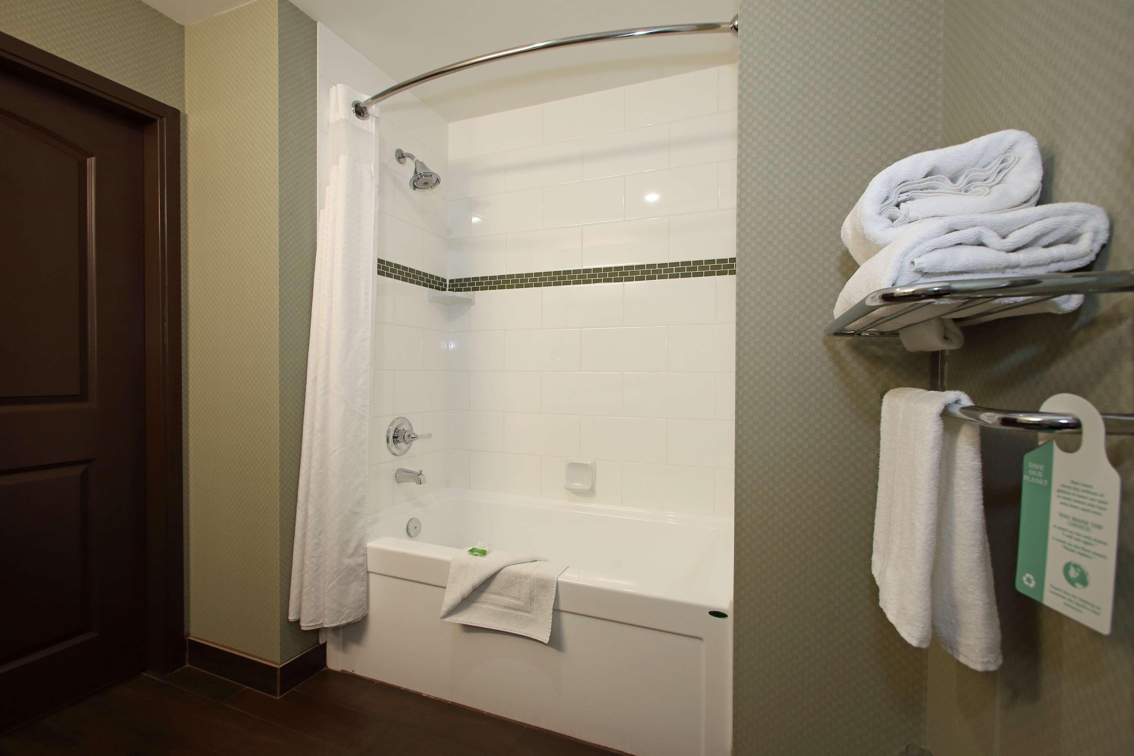 Double King Bed Non Smoking