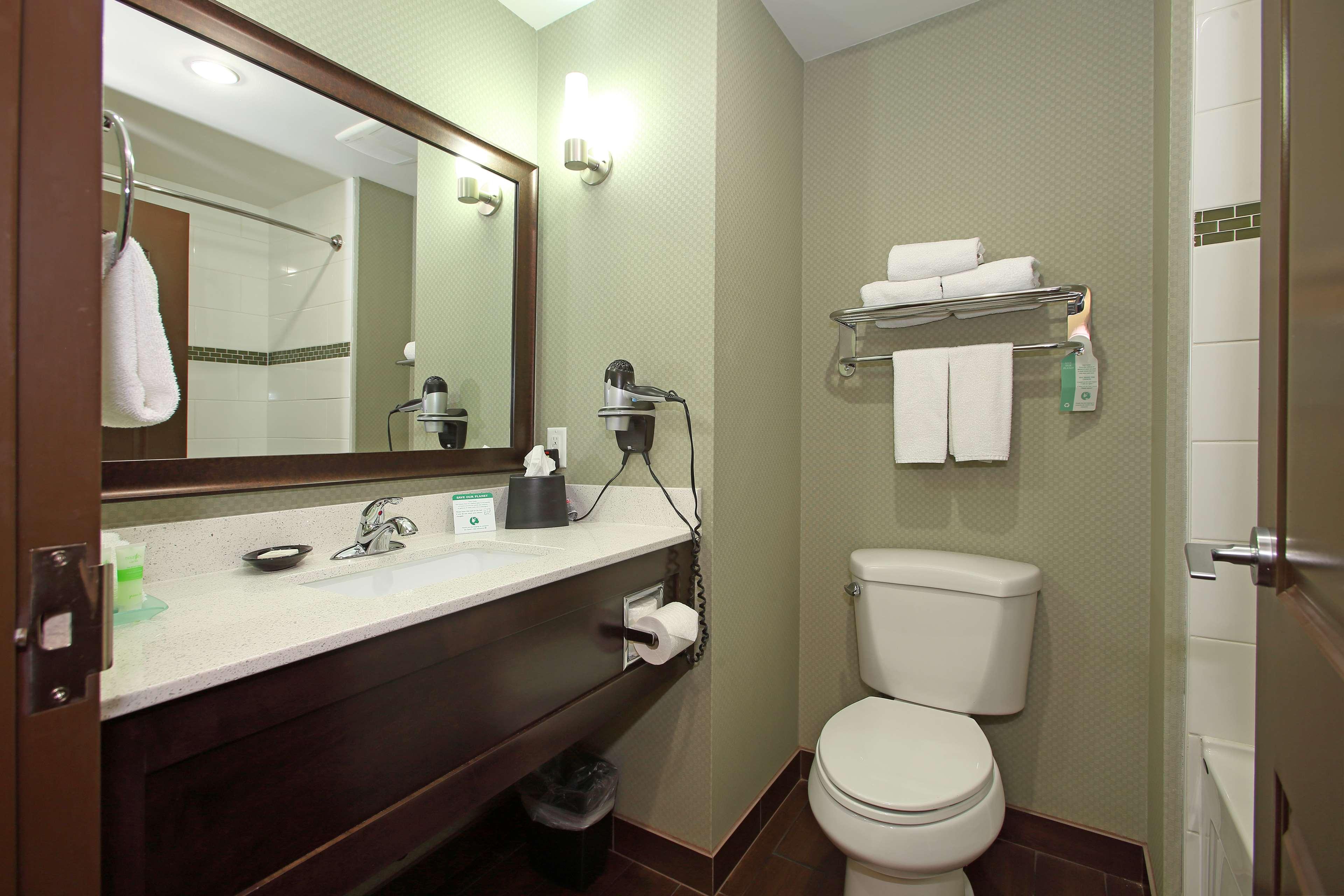 Suite Two Queen Beds Non Smoking