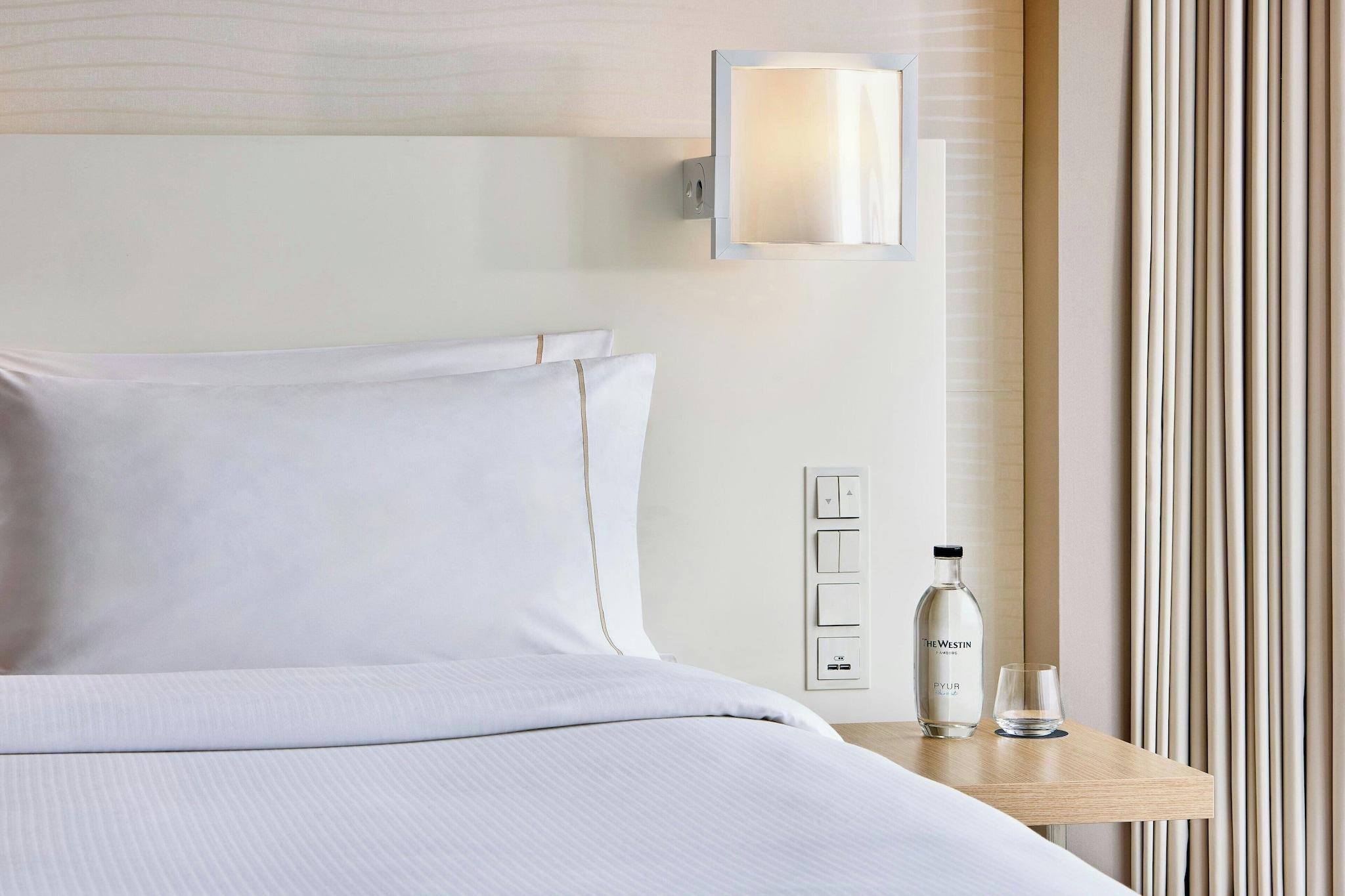 Junior Suite City View King Bed