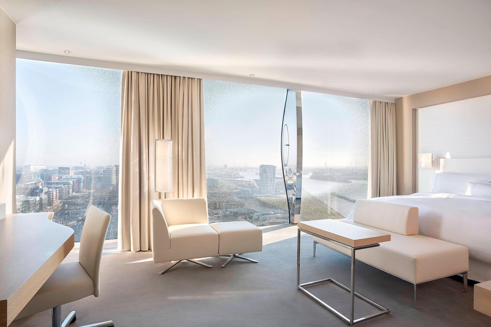 Junior Suite City View King Bed