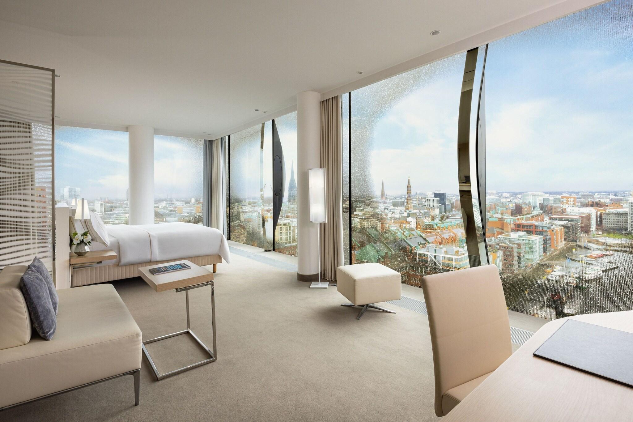 Junior Suite City View King Bed