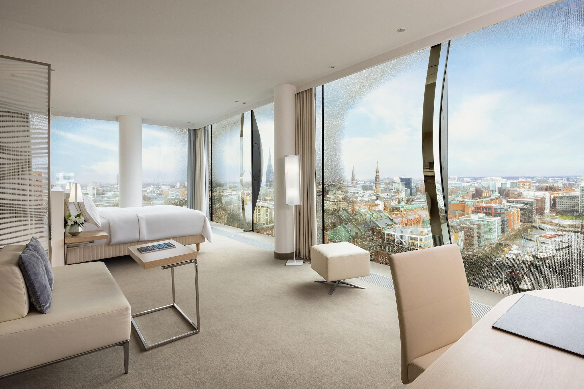 Junior Suite City View King Bed