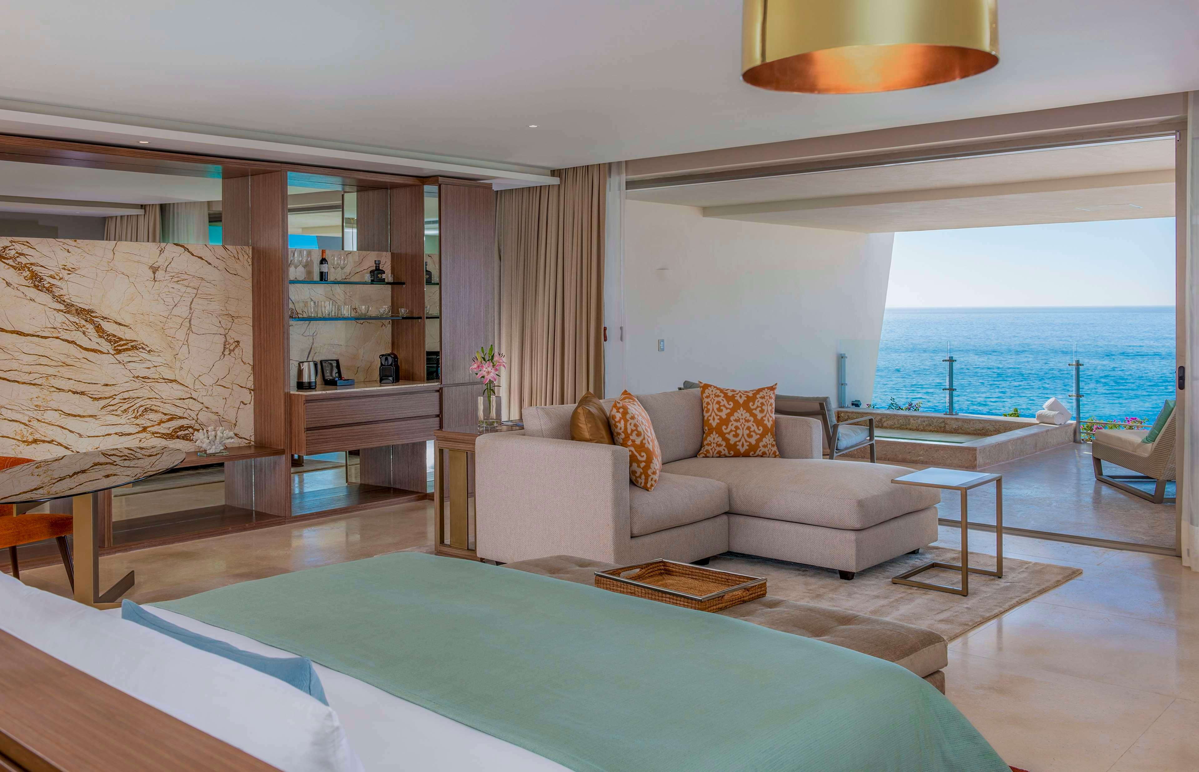 Suite Deluxe Ocean Front with Terrace