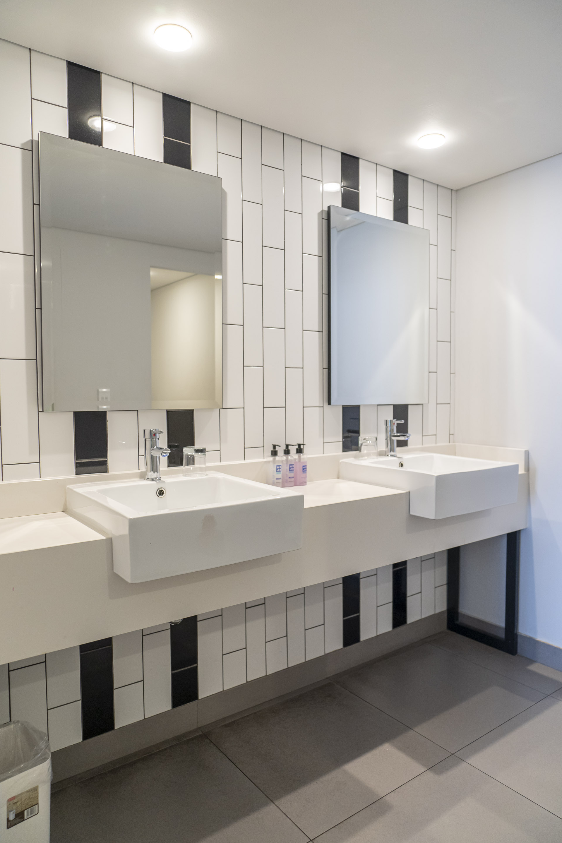 Studio Partial Ocean View Two Double Beds