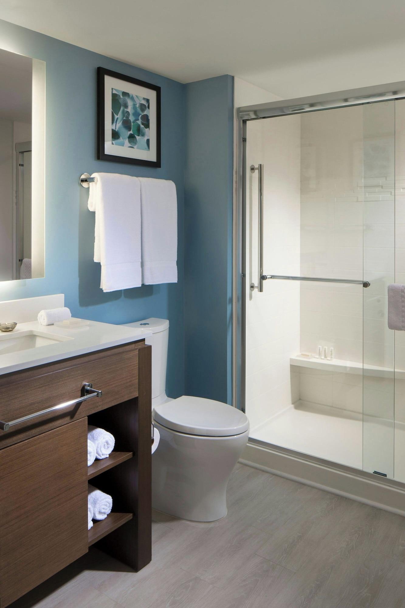 Studio Two Queen Beds