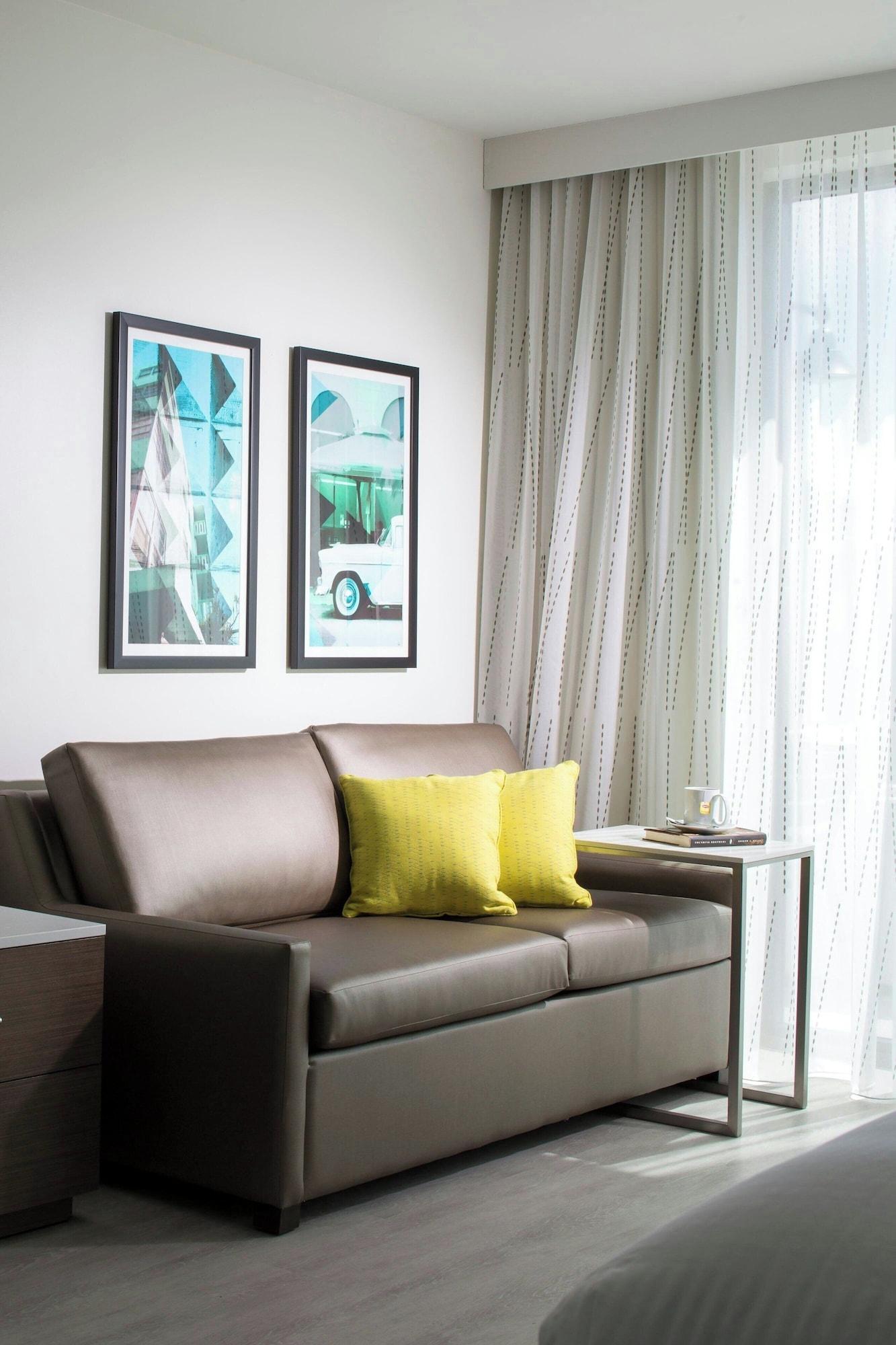 Studio Two Queen Beds