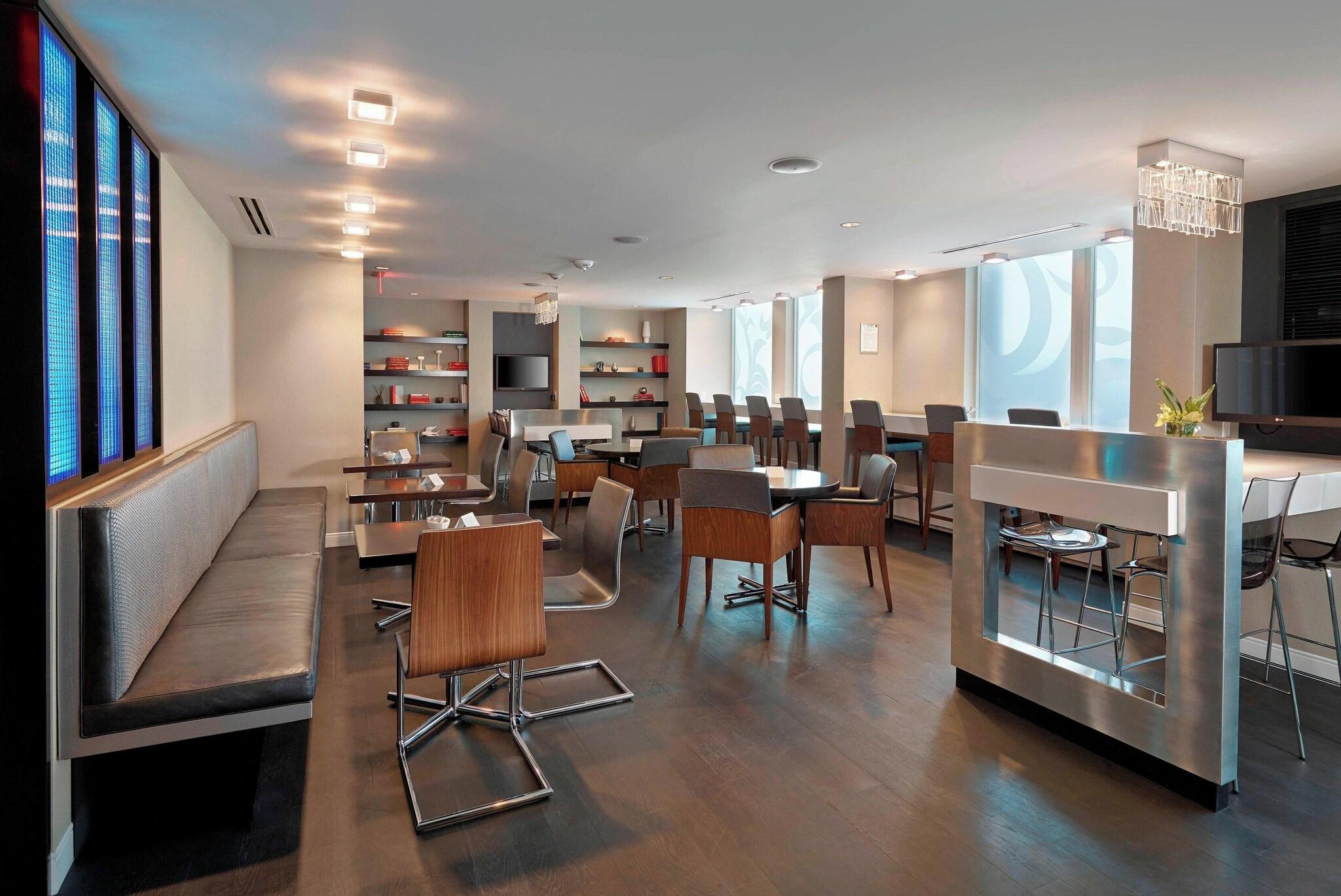 Double Club Two Queen Beds