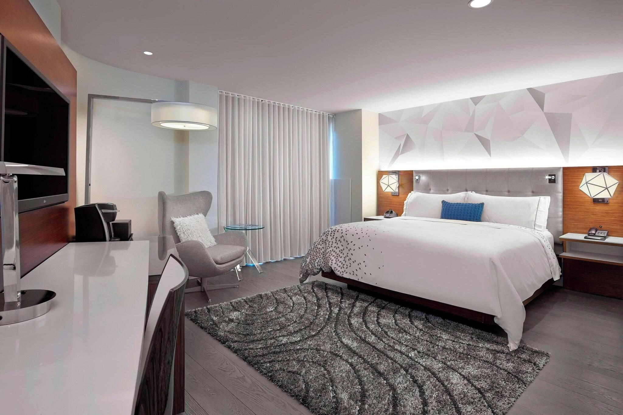 Suite Club King Bed