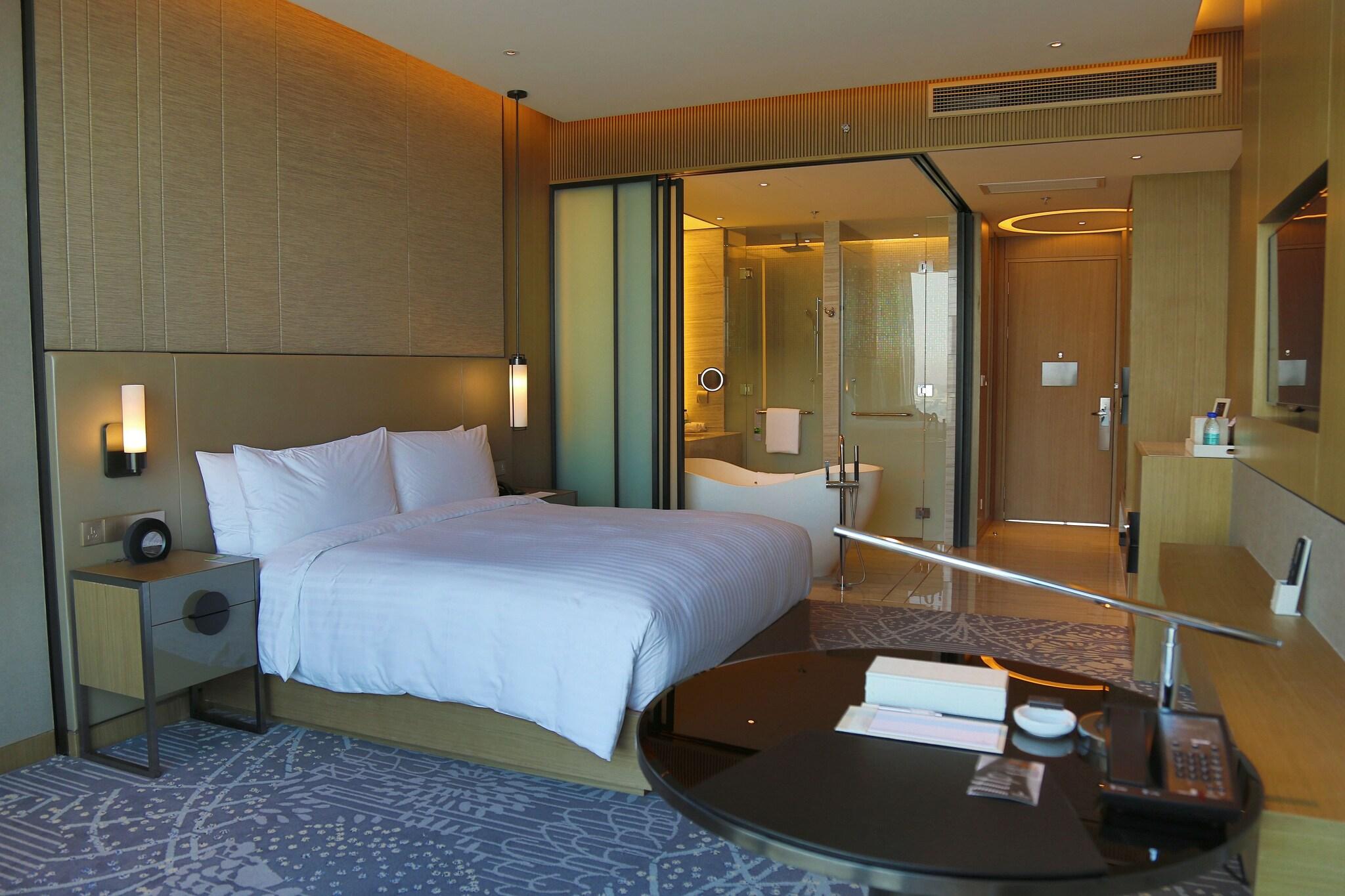 Double Executive King Bed