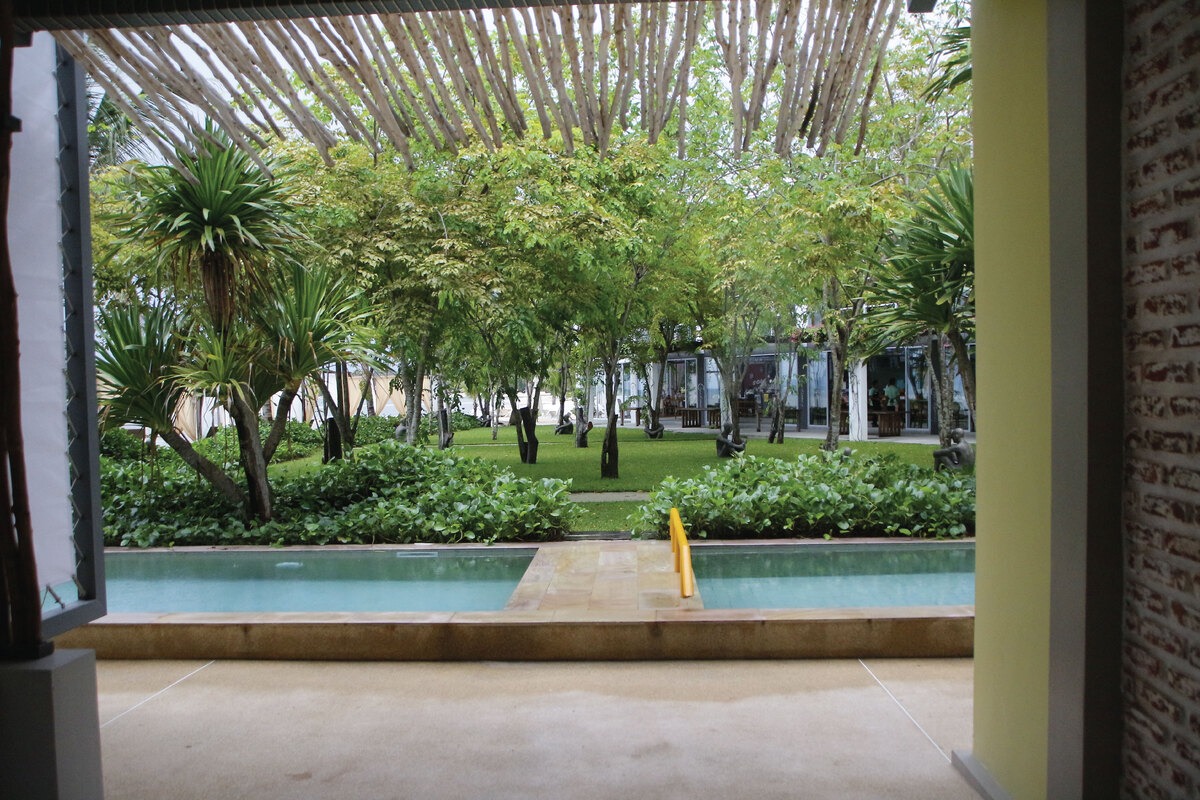 Suite Deluxe Pool View