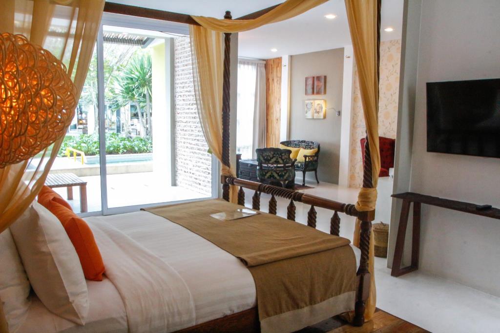 Suite Deluxe Pool View