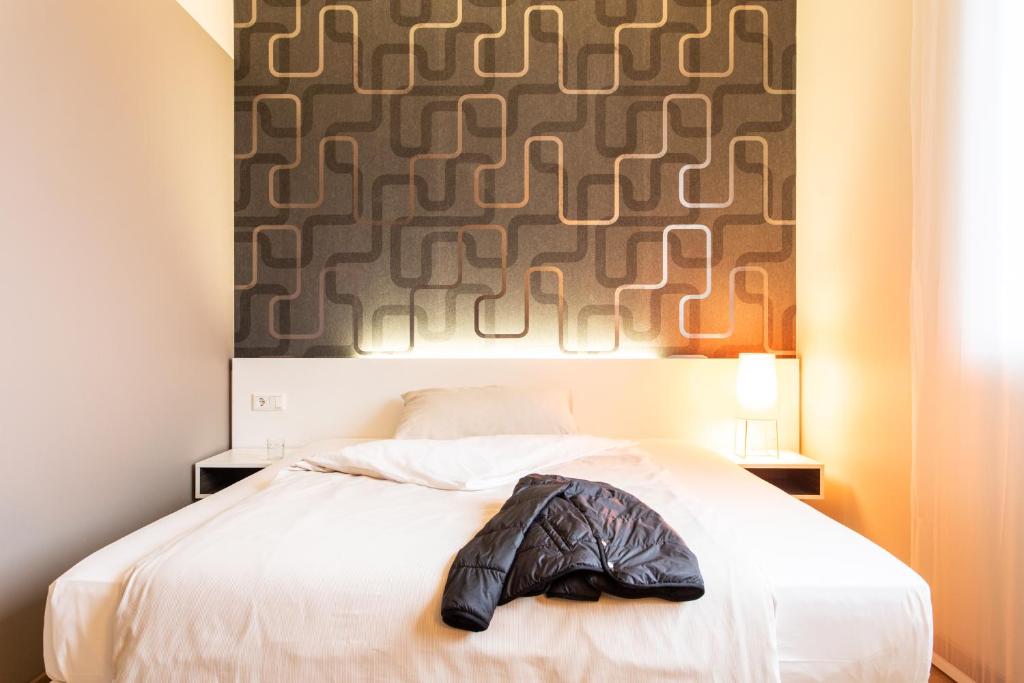 Studio Superior One Bedroom