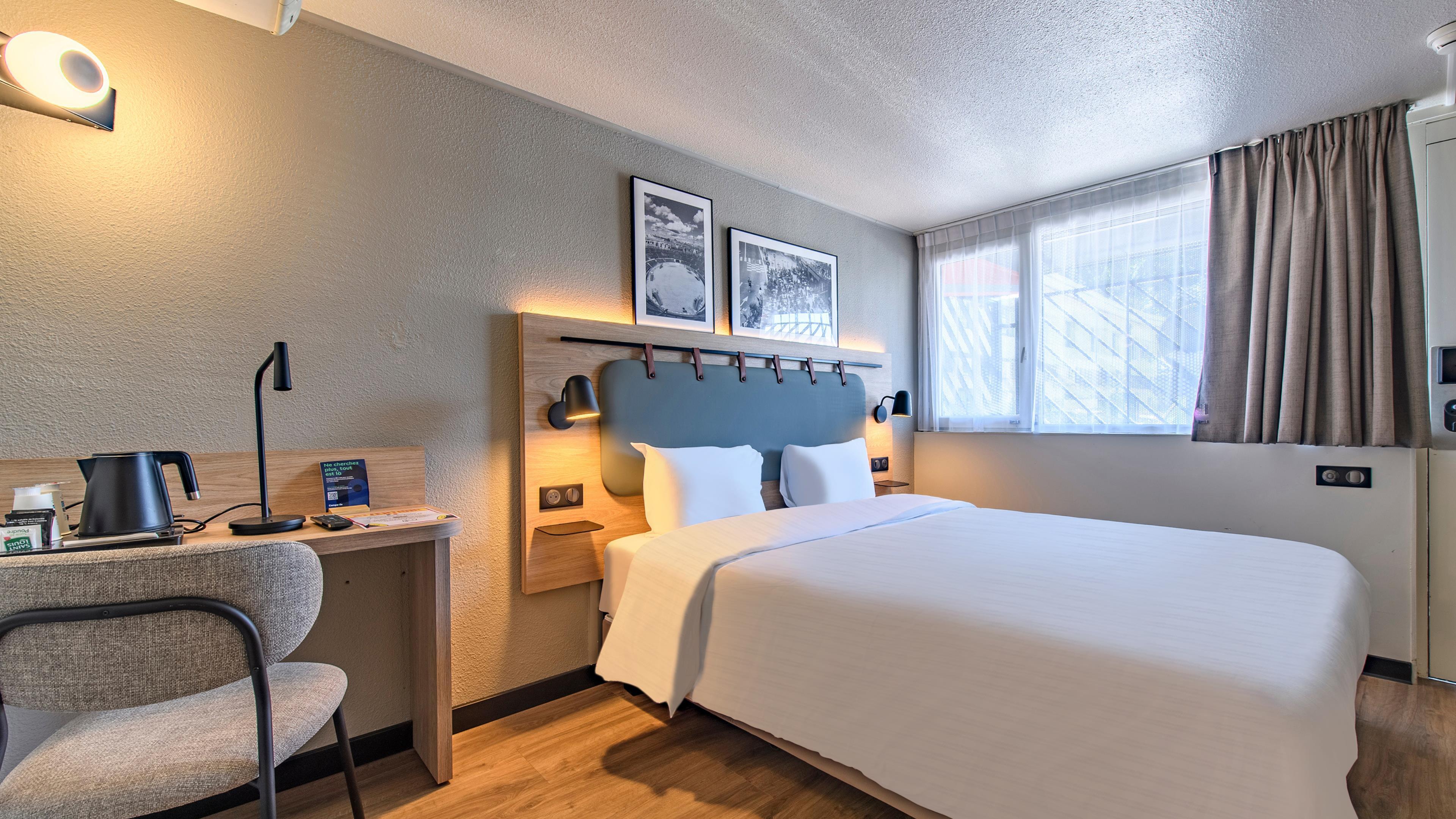 Double Queen Size Bed