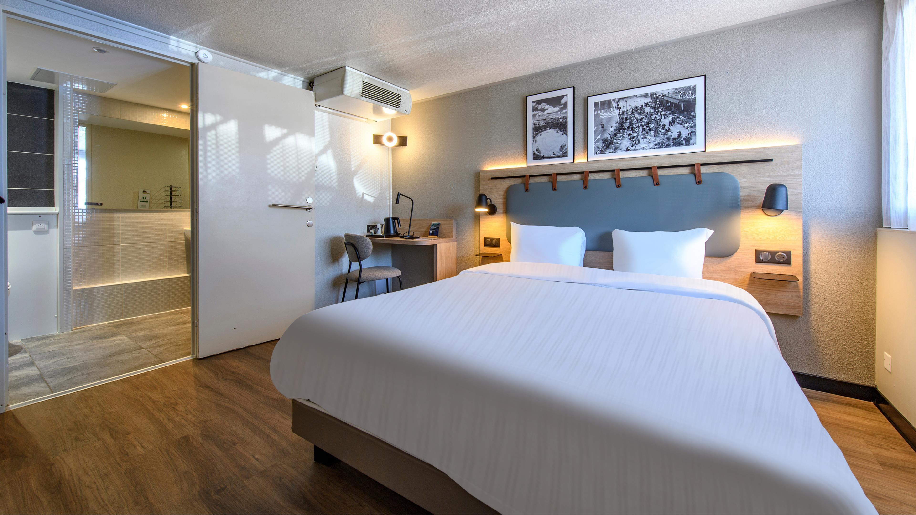 Double Queen Size Bed